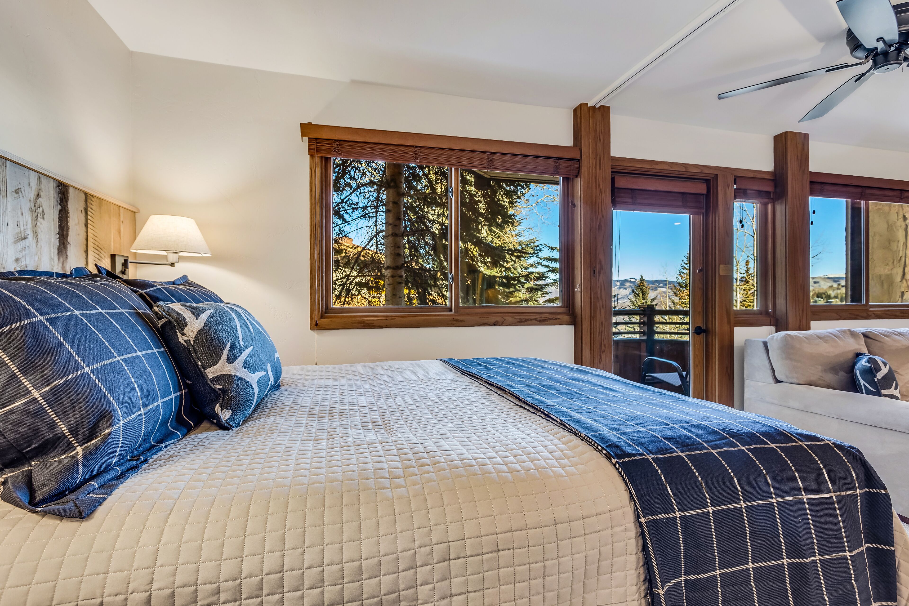 Laurelwood Condominiums Laurelwood Condominiums