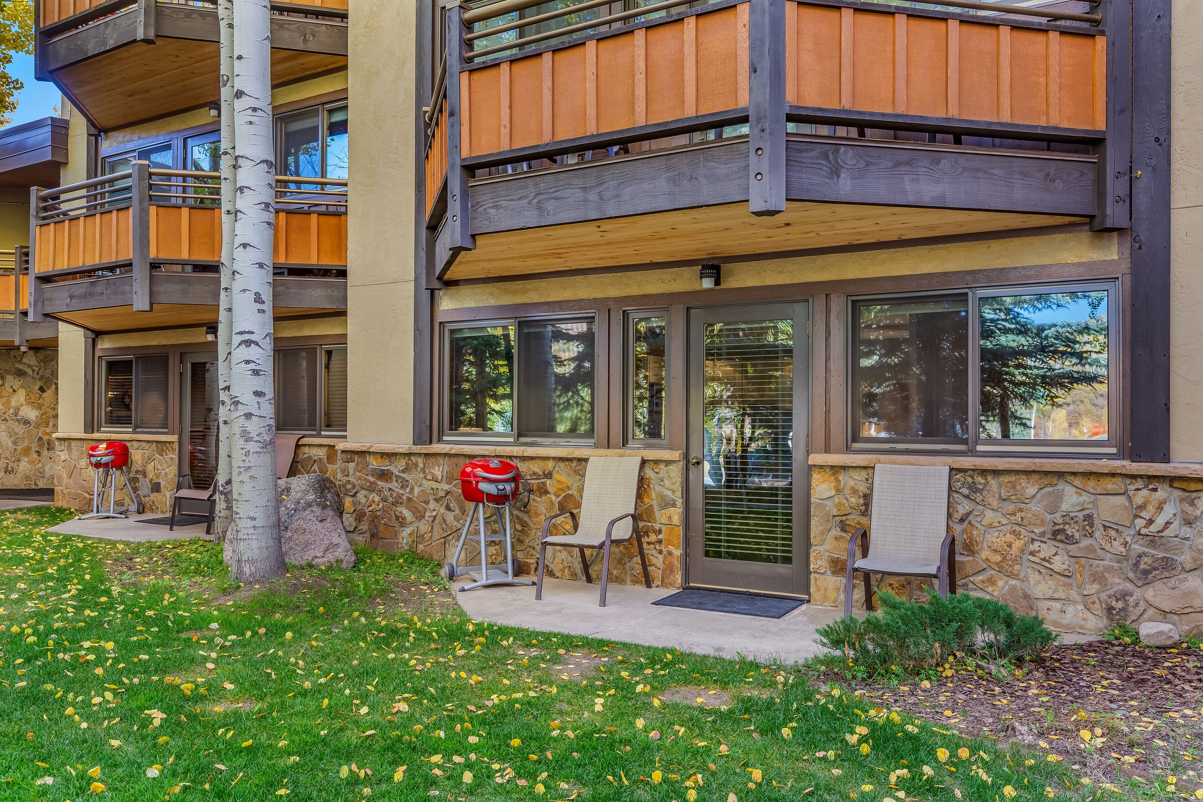 Laurelwood Condominiums Laurelwood Condominiums