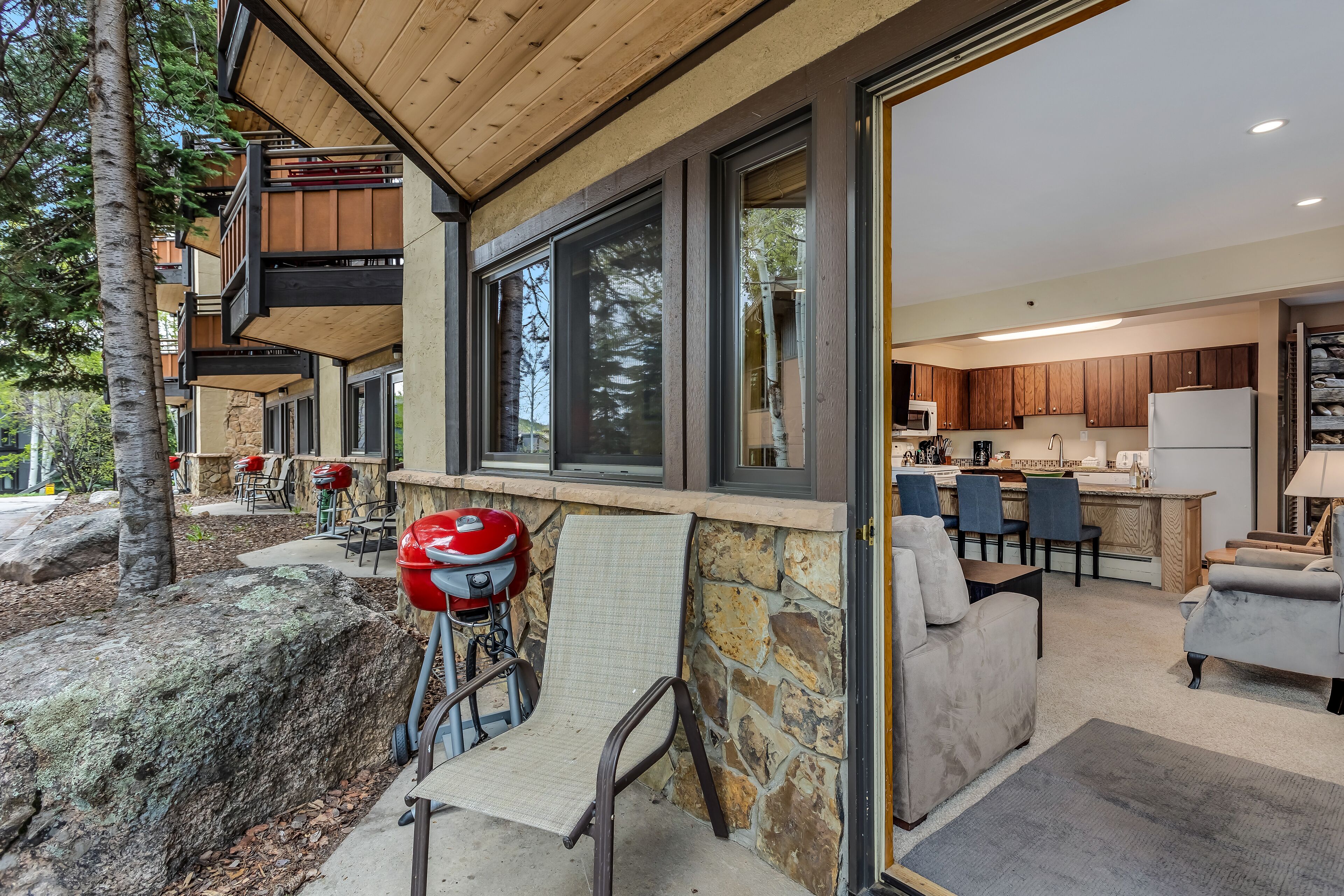 Laurelwood Condominiums Laurelwood Condominiums