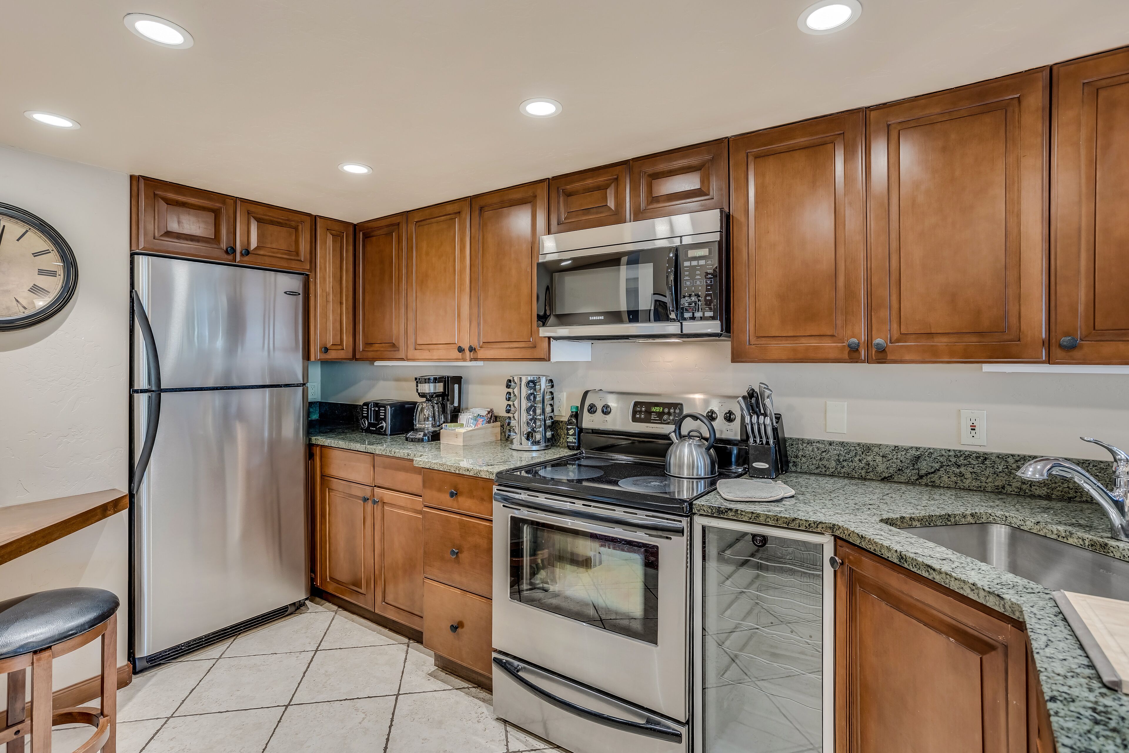 Laurelwood Condominiums Laurelwood Condominiums