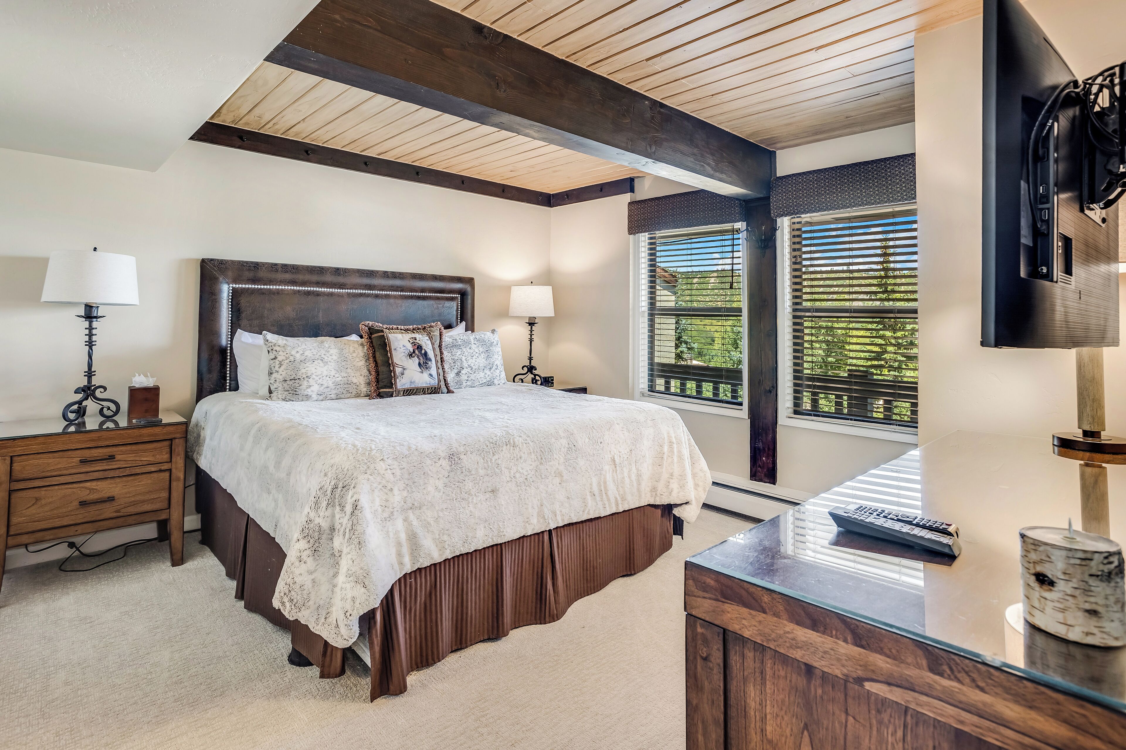 Laurelwood Condominiums Laurelwood Condominiums
