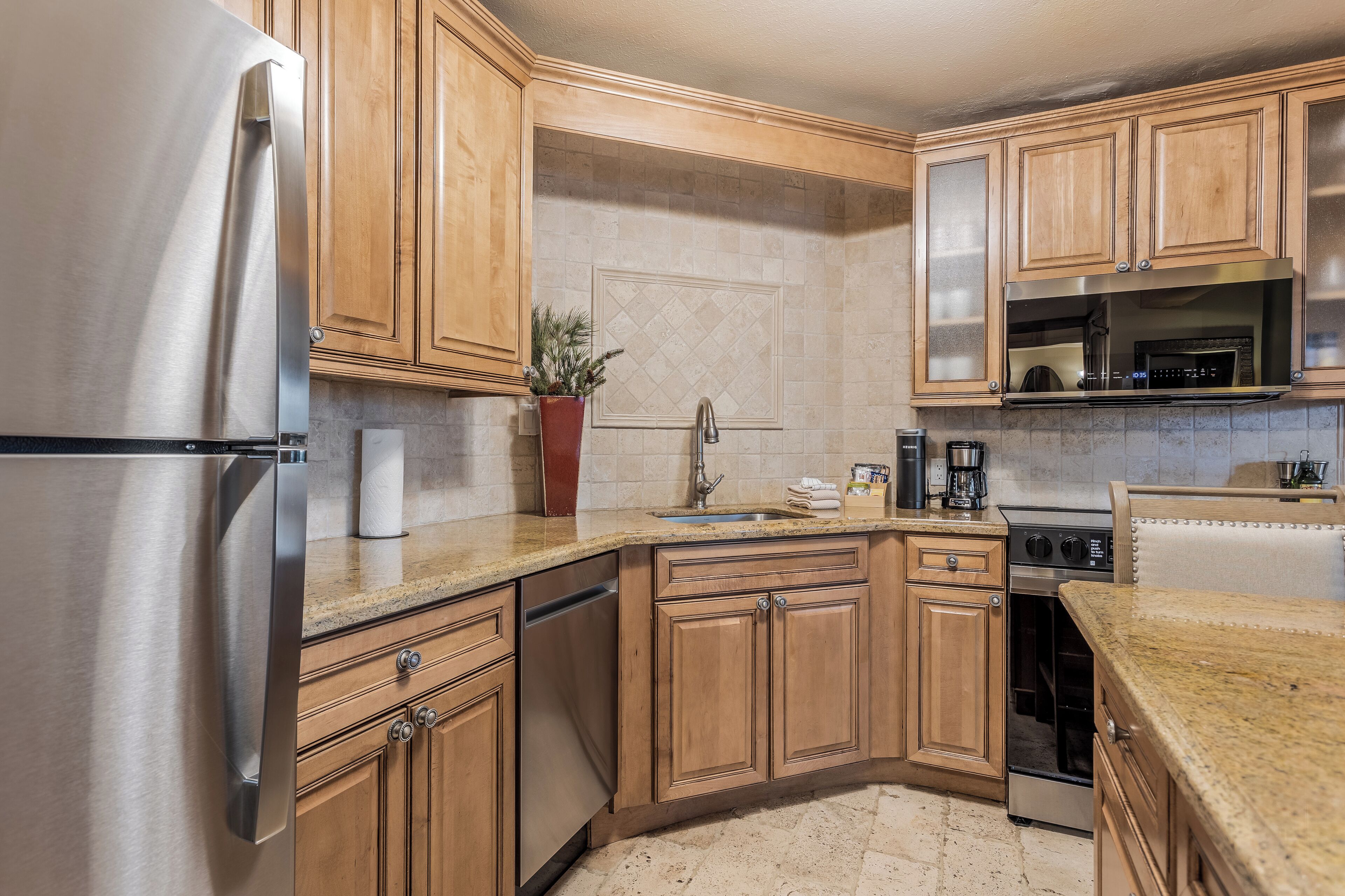 Laurelwood Condominiums Laurelwood Condominiums