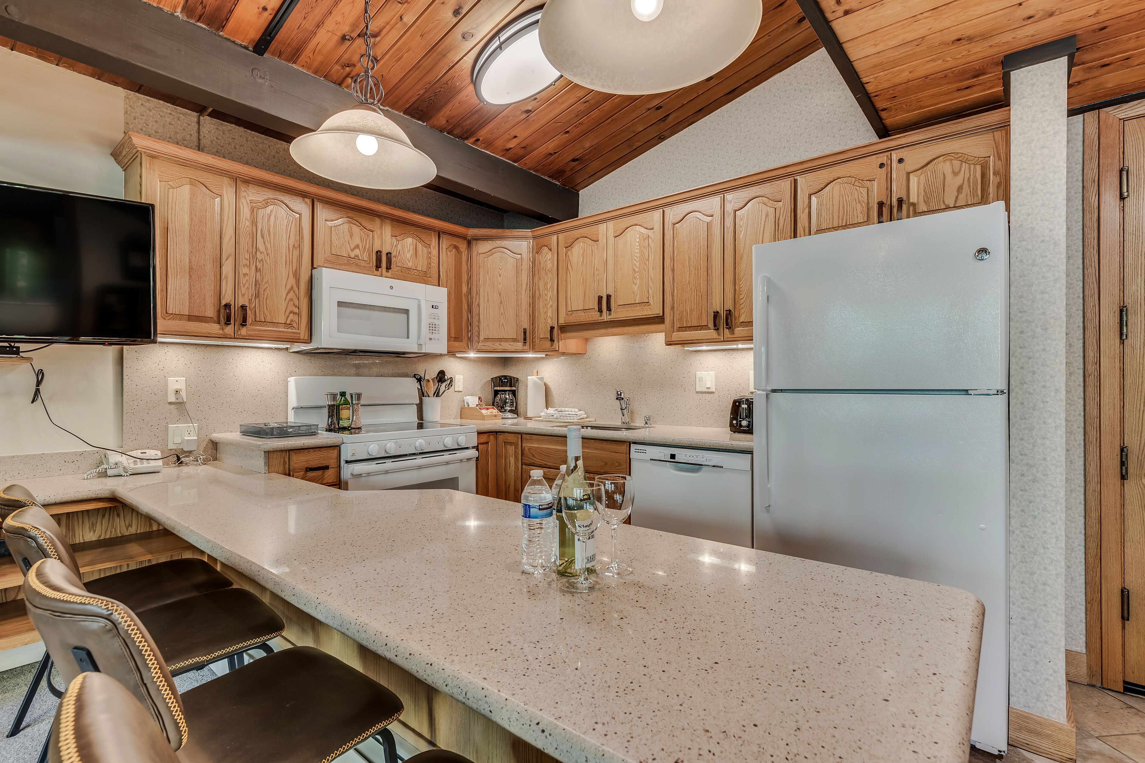 Laurelwood Condominiums Laurelwood Condominiums
