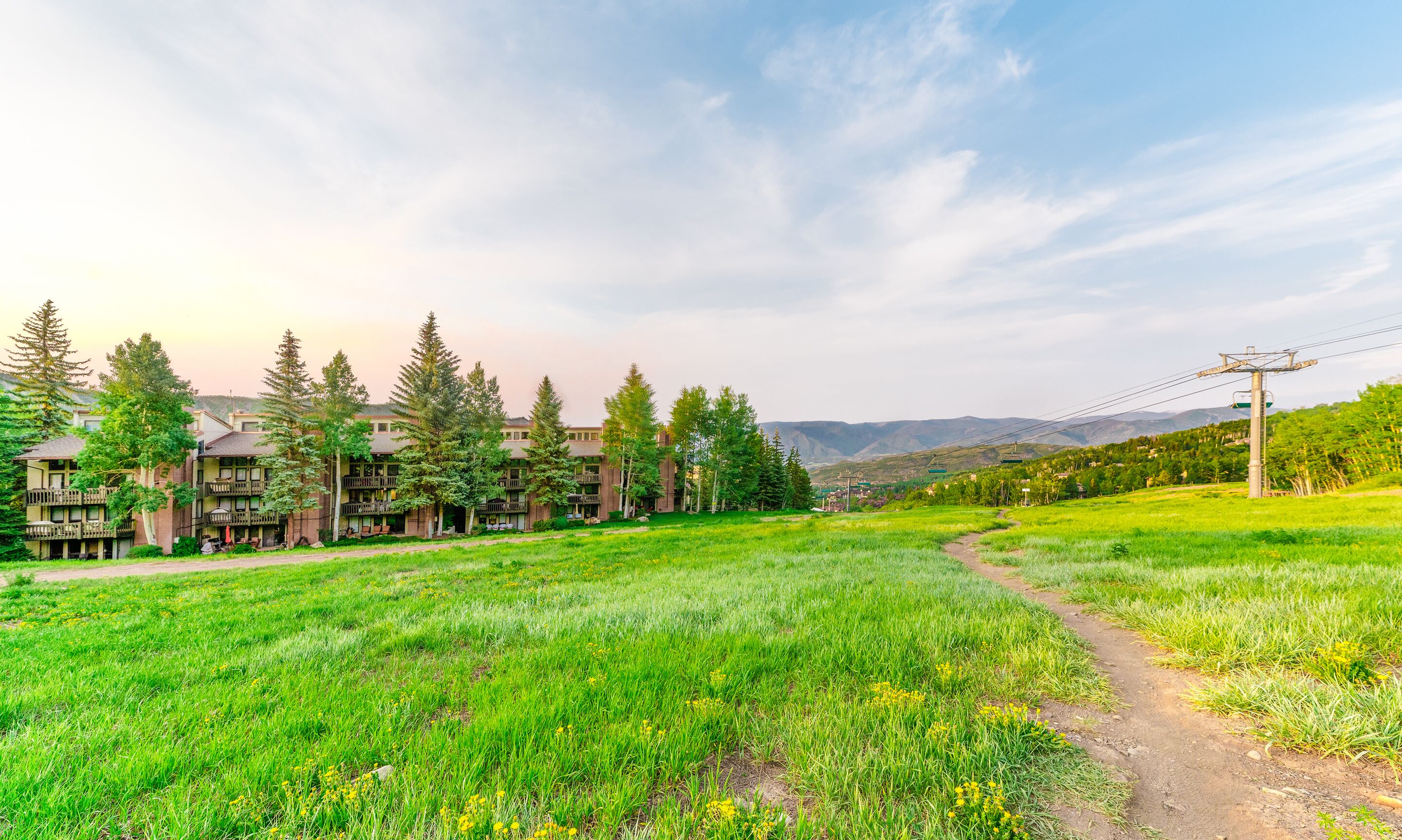 Laurelwood Condominiums Laurelwood Condominiums
