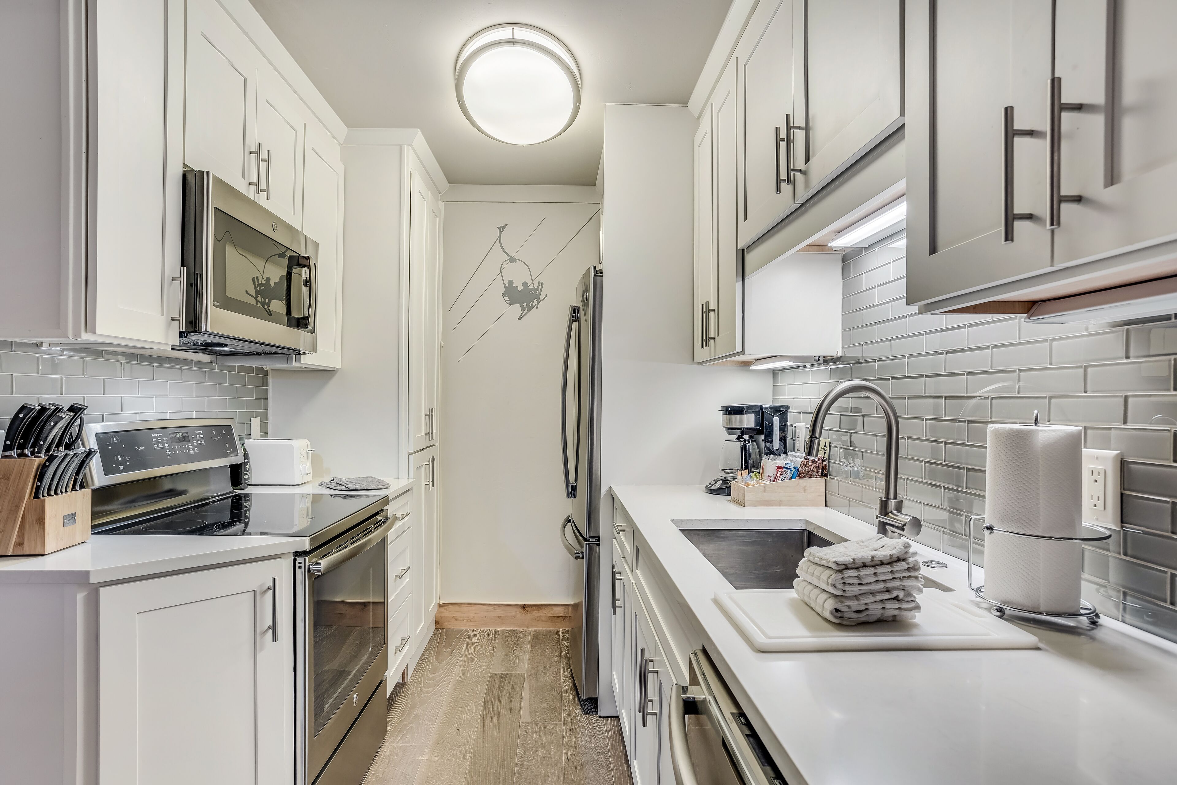 Laurelwood Condominiums Laurelwood Condominiums
