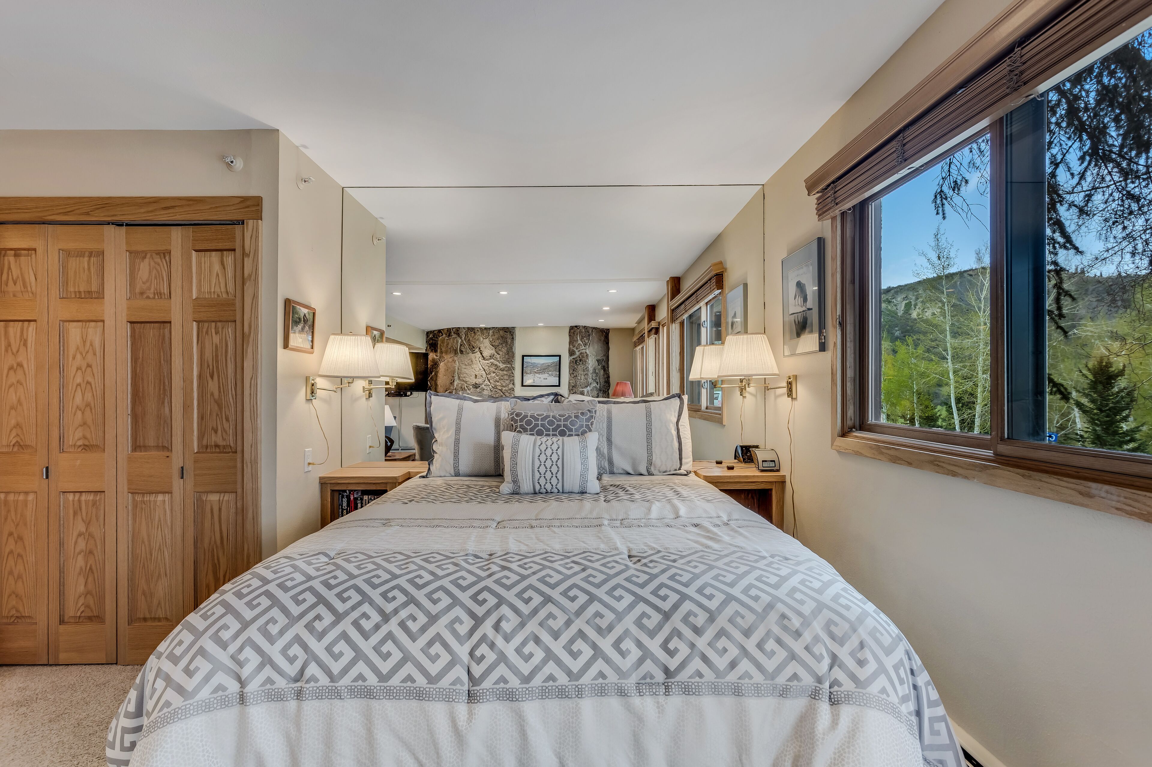 Laurelwood Condominiums Laurelwood Condominiums