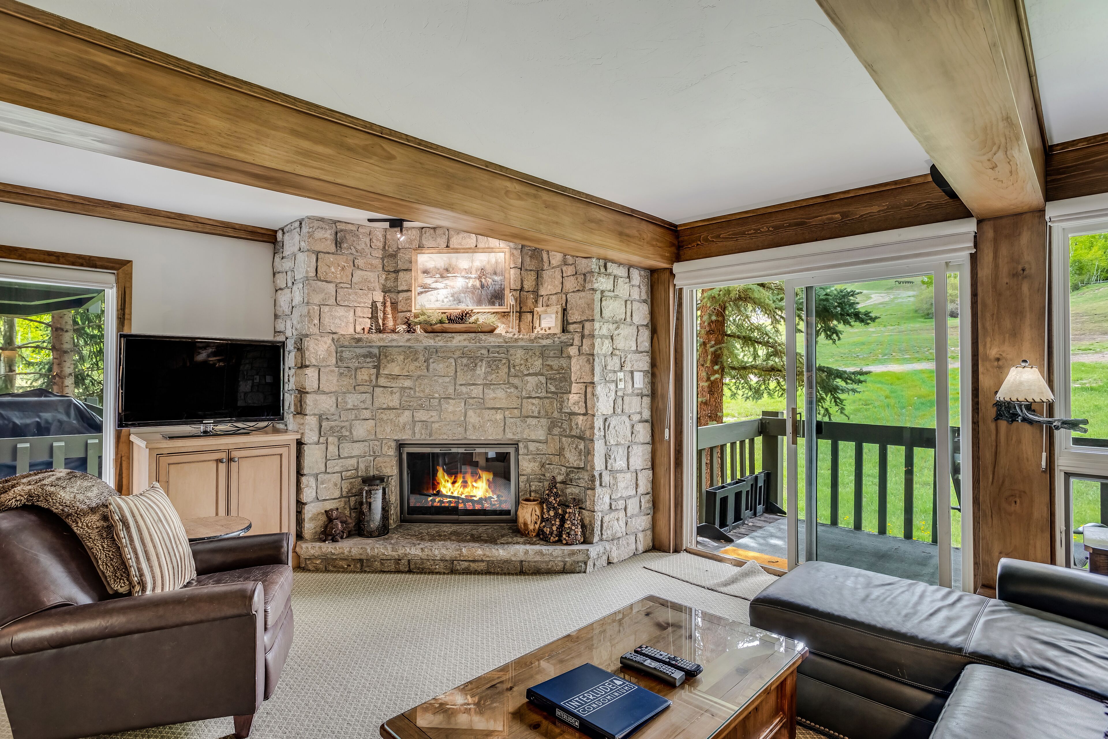 Laurelwood Condominiums Laurelwood Condominiums