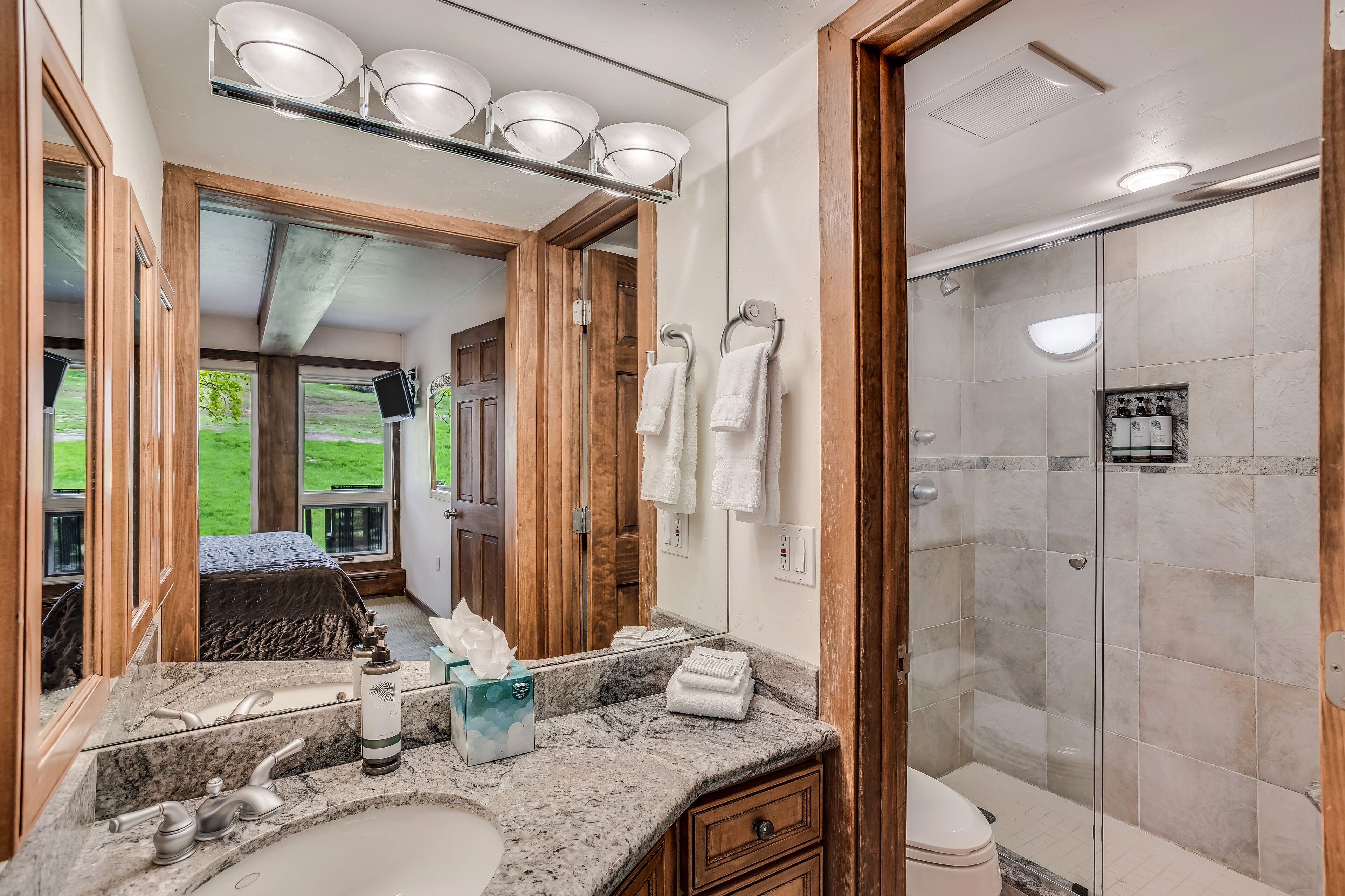 Laurelwood Condominiums Laurelwood Condominiums