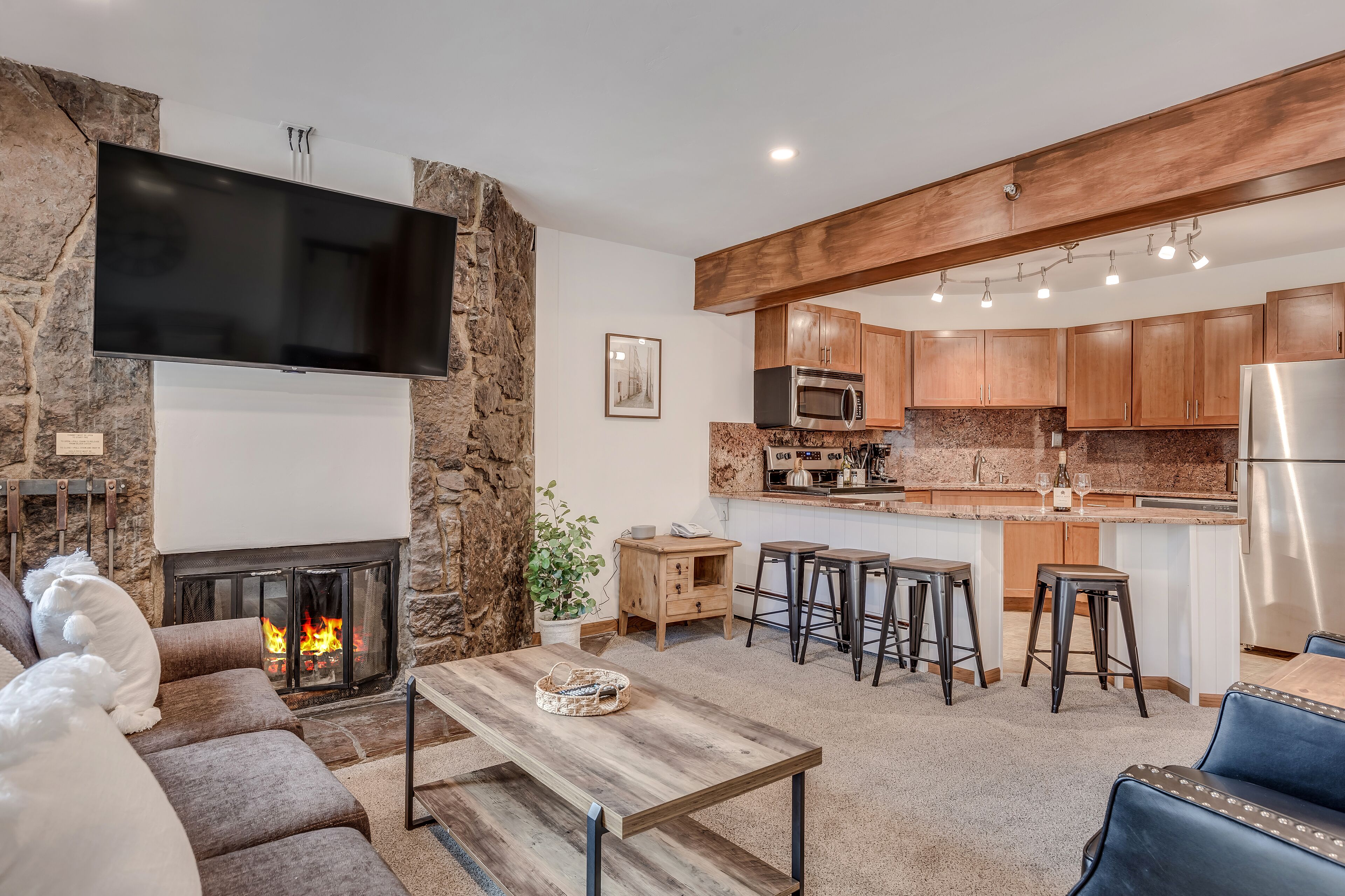 Laurelwood Condominiums Laurelwood Condominiums