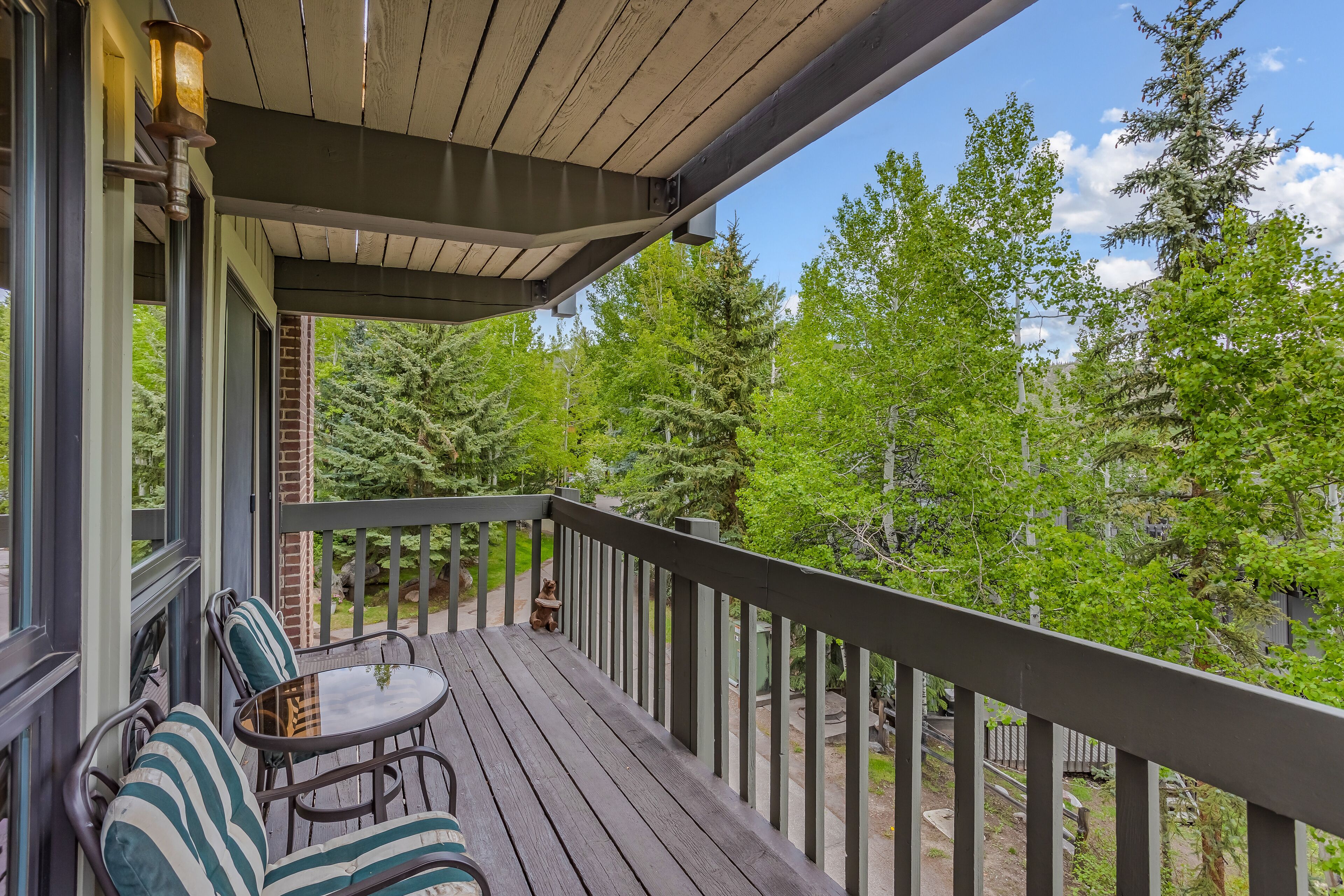Laurelwood Condominiums Laurelwood Condominiums