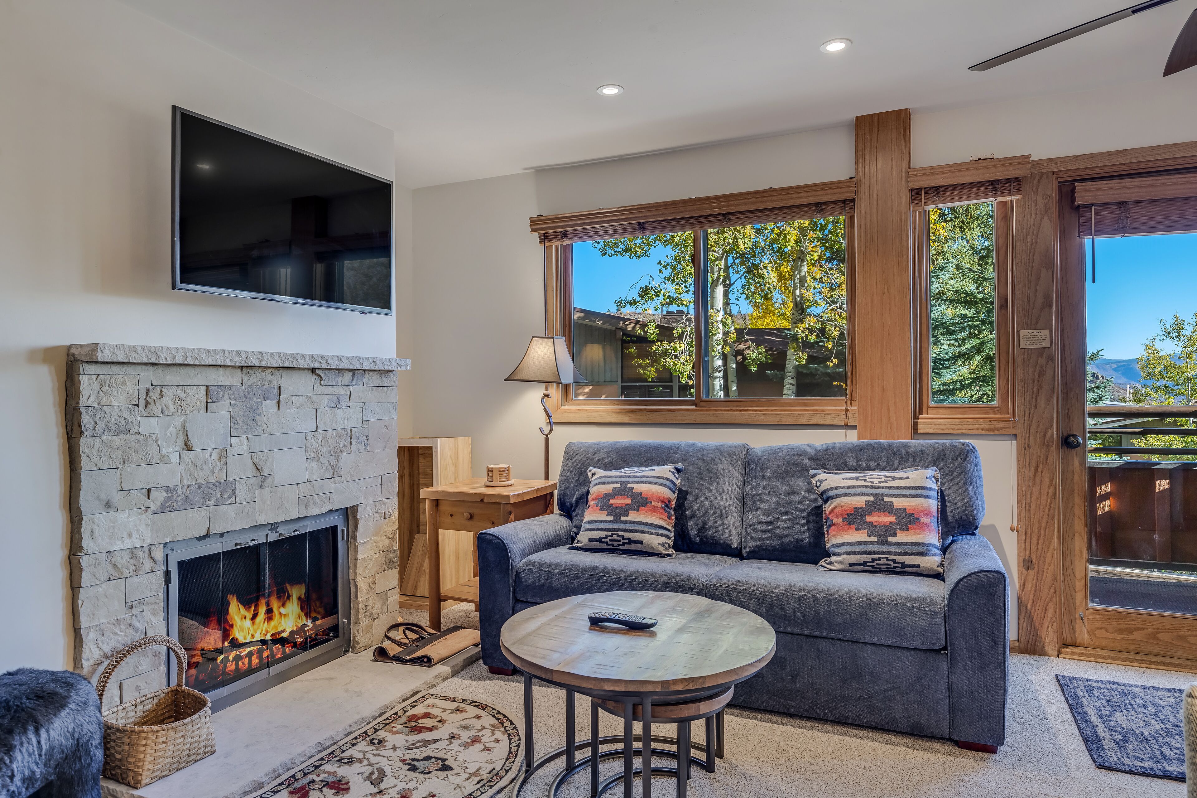 Laurelwood Condominiums Laurelwood Condominiums
