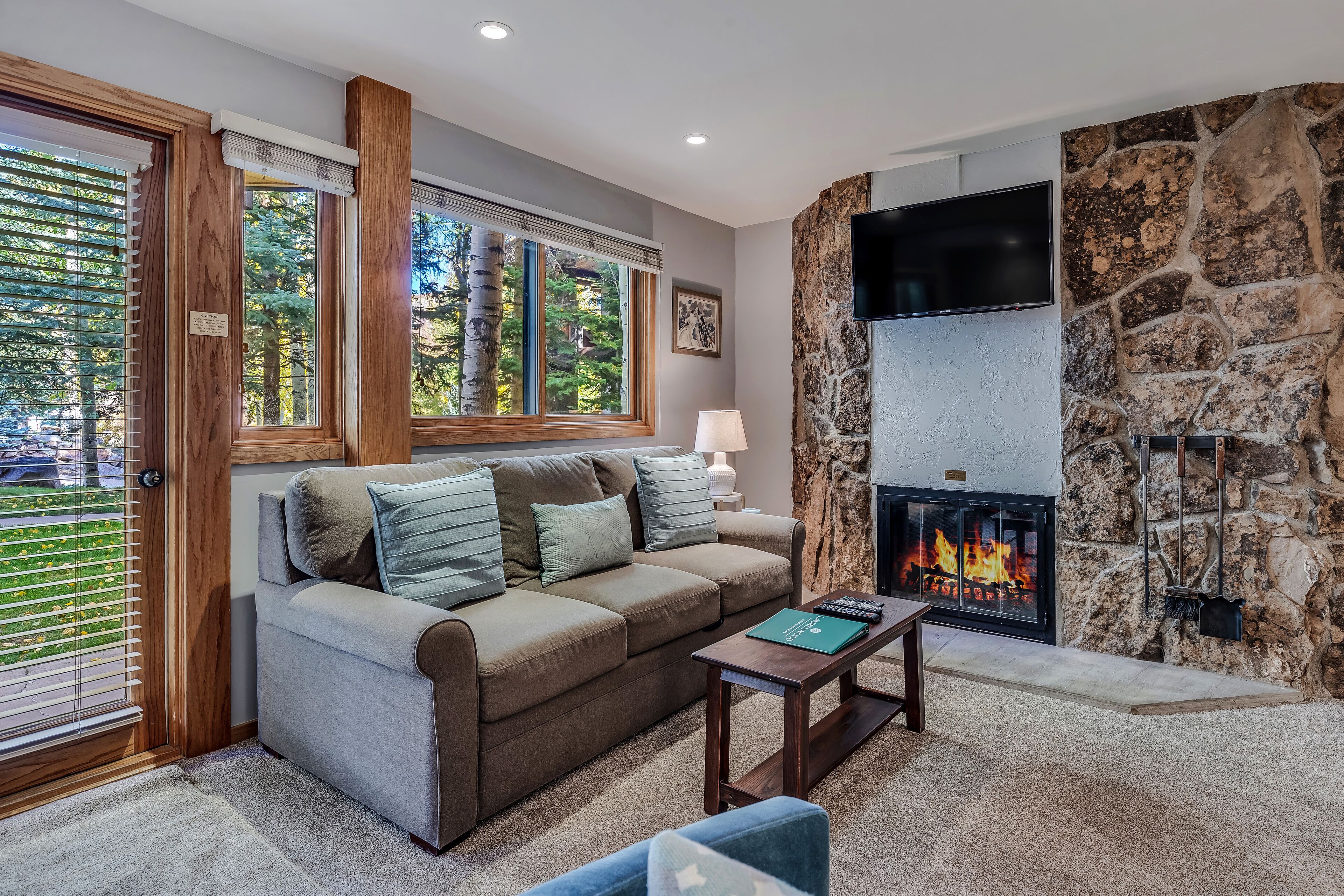 Laurelwood Condominiums Laurelwood Condominiums