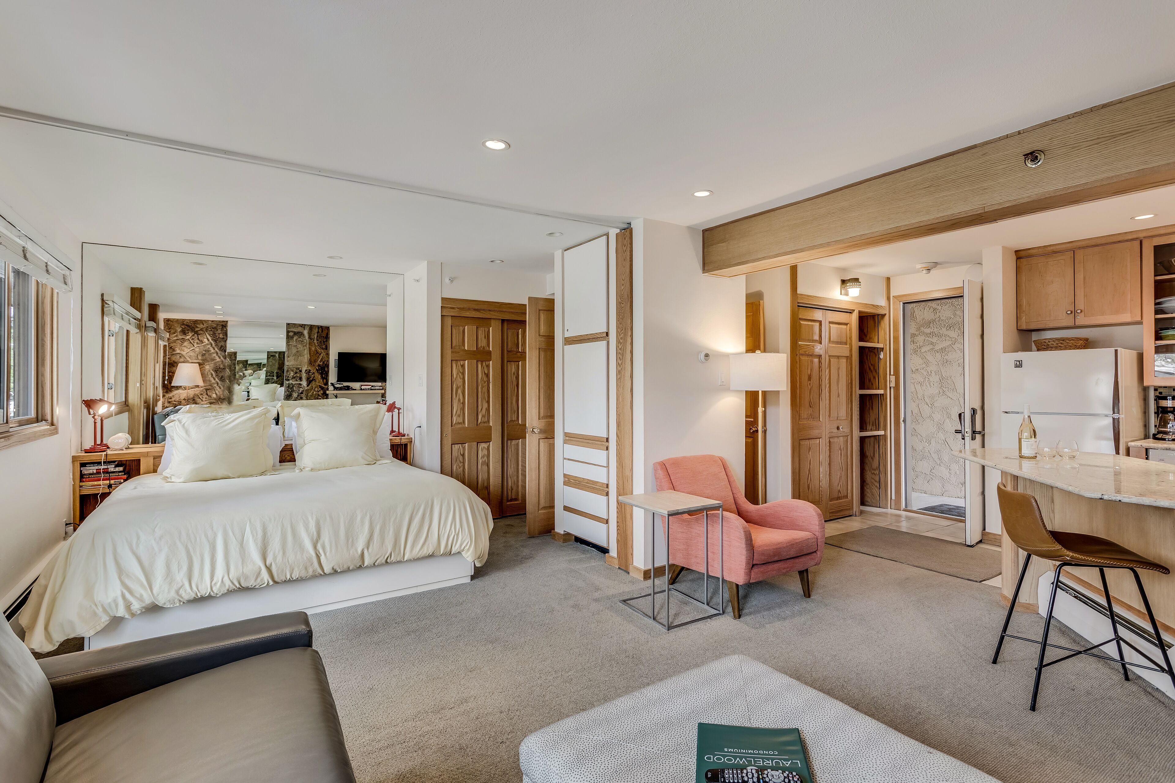 Laurelwood Condominiums Laurelwood Condominiums