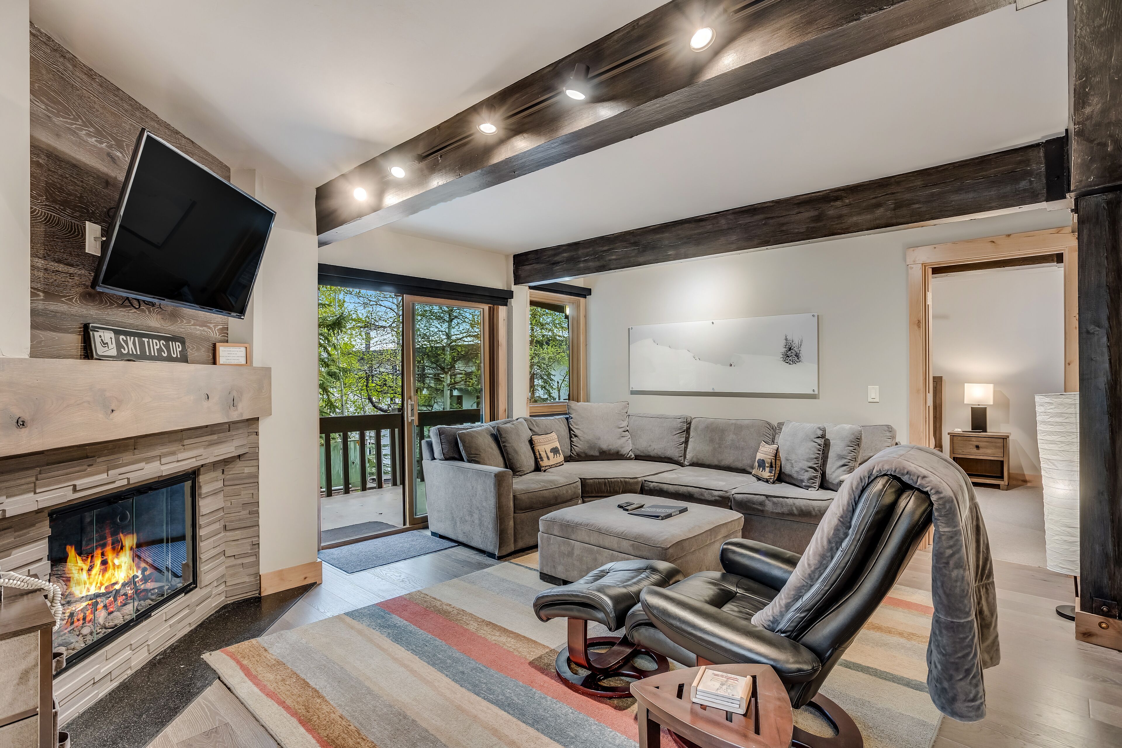 Laurelwood Condominiums Laurelwood Condominiums
