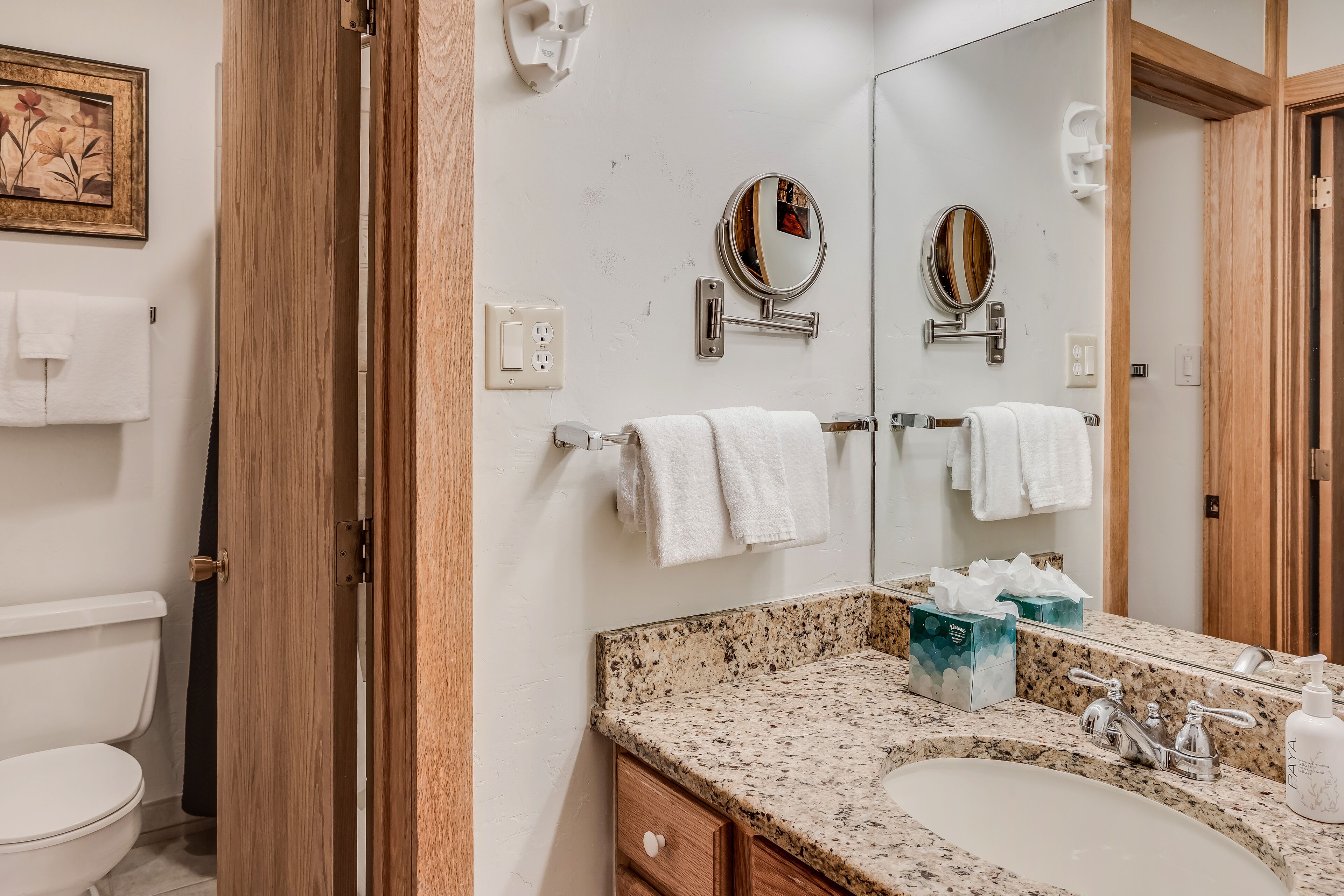 Laurelwood Condominiums Laurelwood Condominiums
