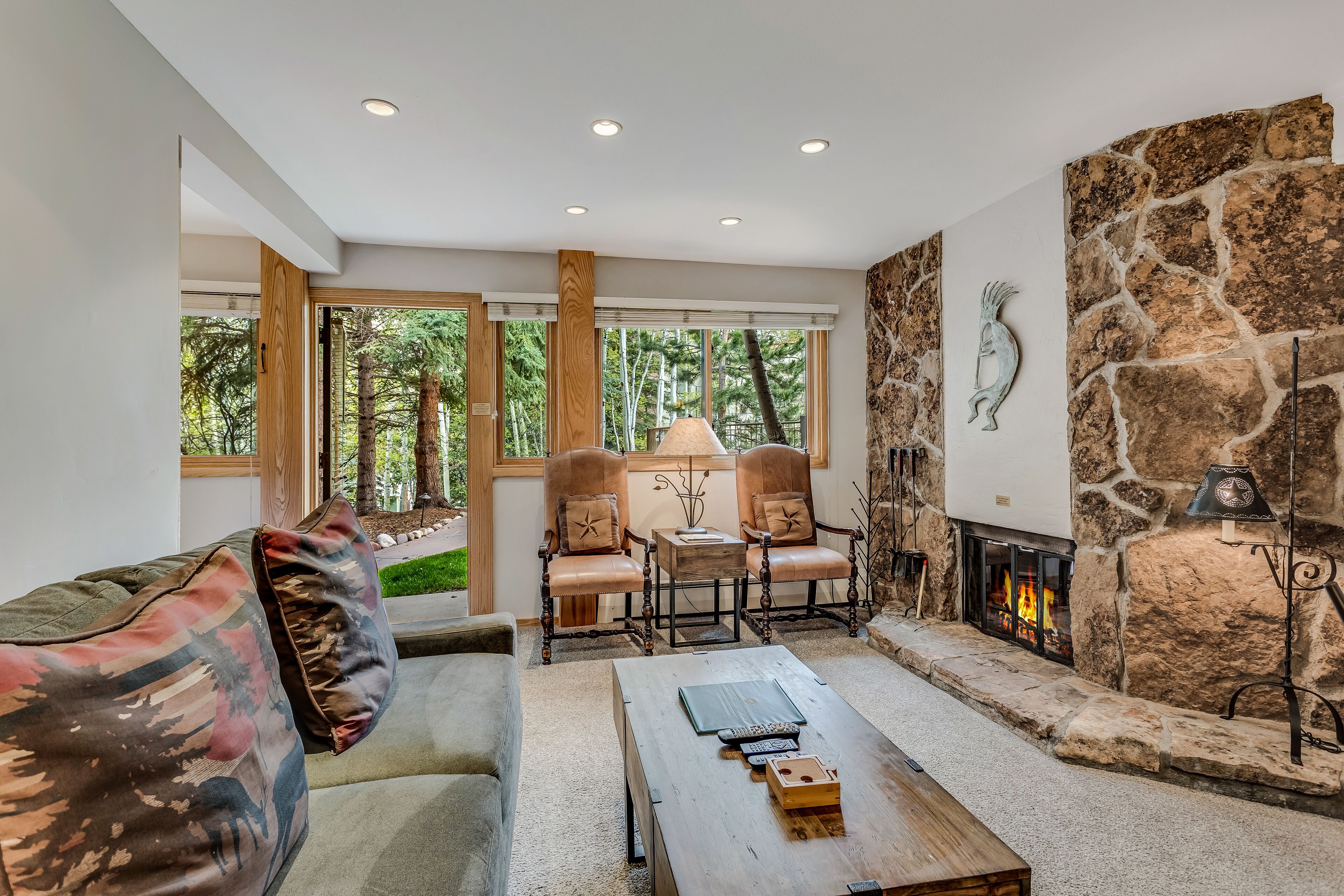 Laurelwood Condominiums Laurelwood Condominiums