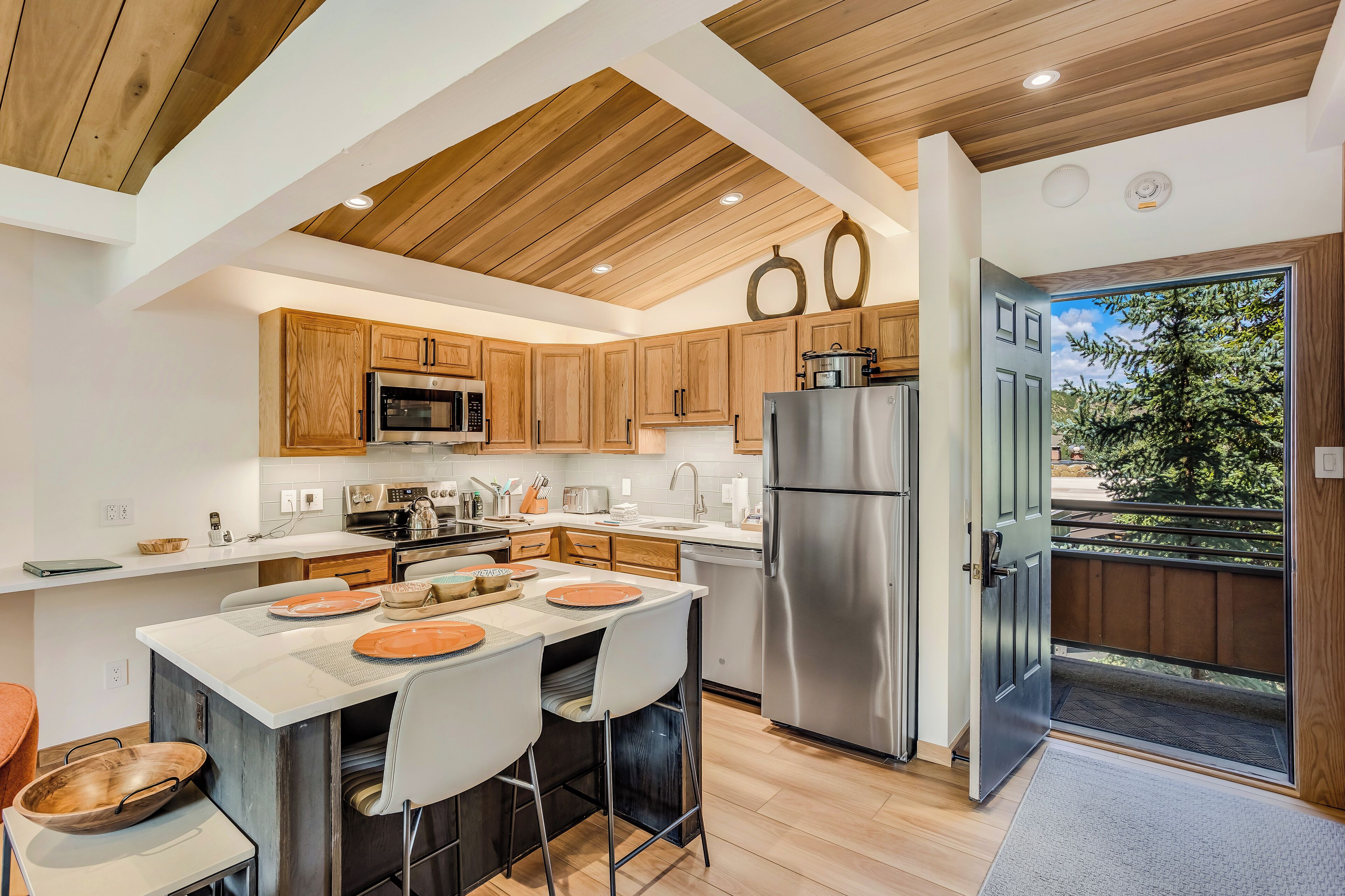 Laurelwood Condominiums Laurelwood Condominiums