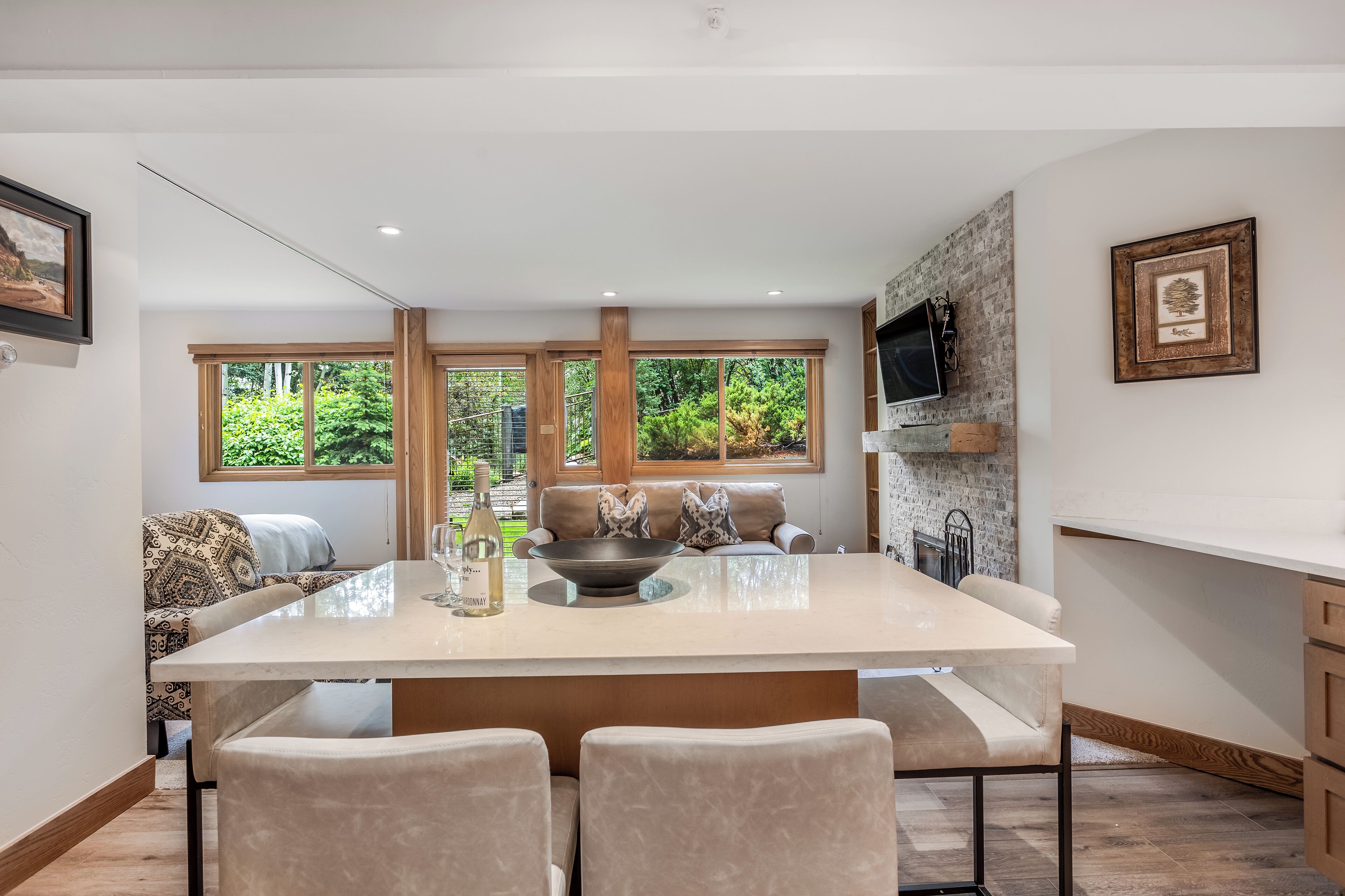 Laurelwood Condominiums Laurelwood Condominiums