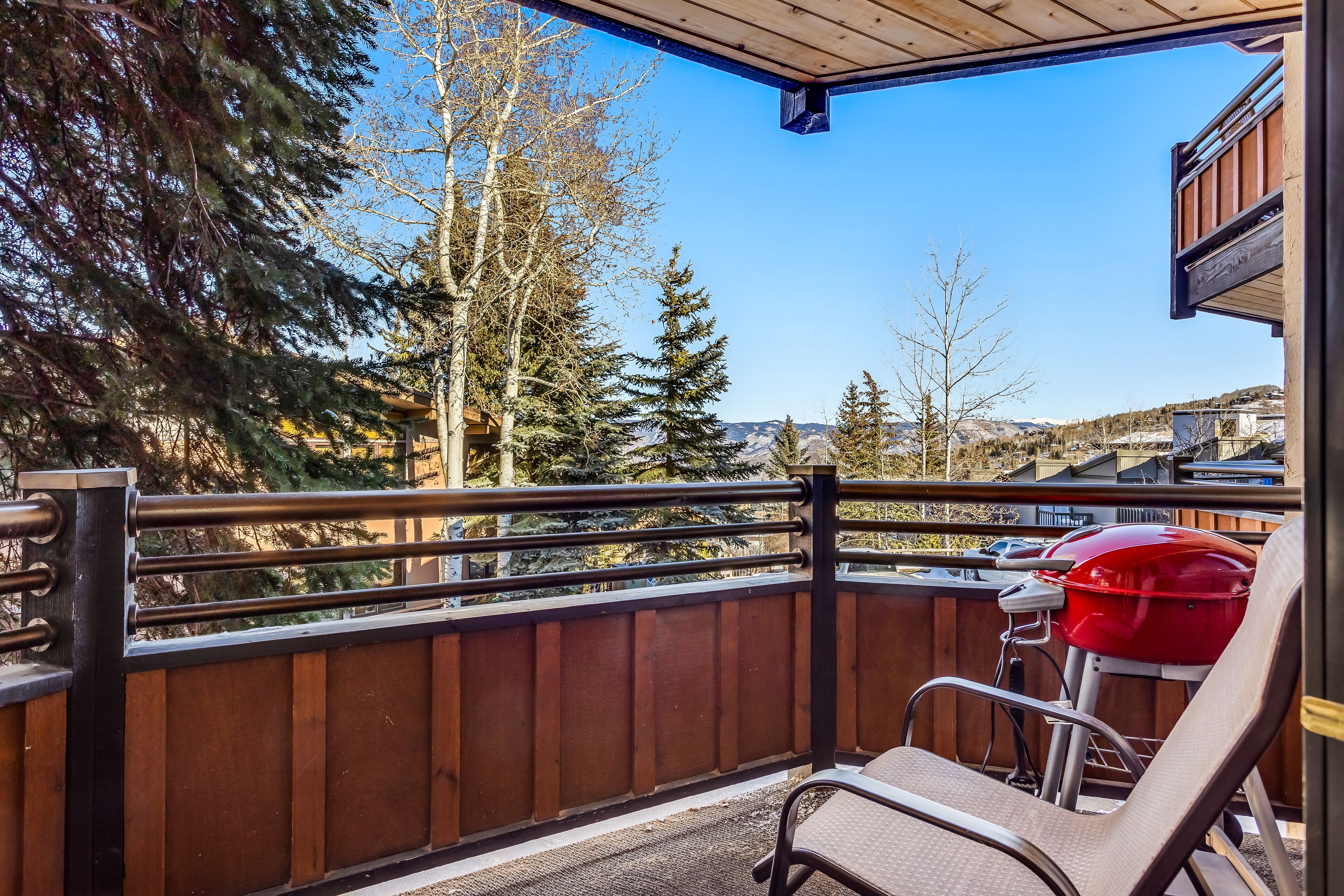 Laurelwood Condominiums Laurelwood Condominiums