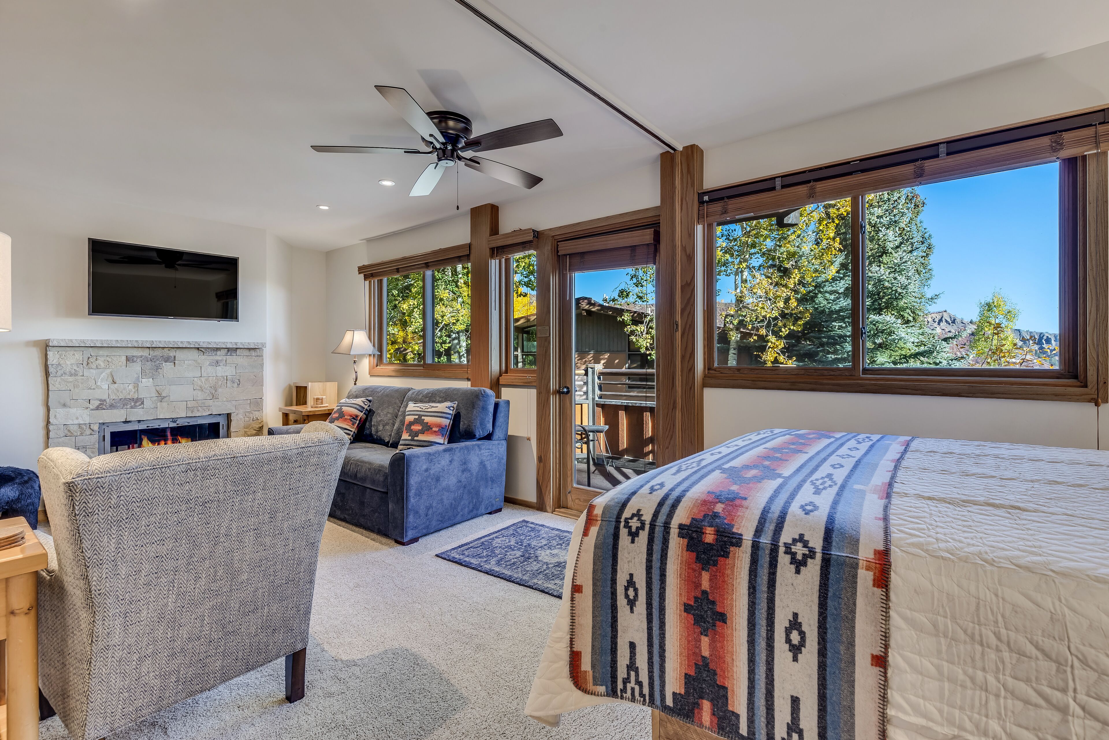 Laurelwood Condominiums Laurelwood Condominiums