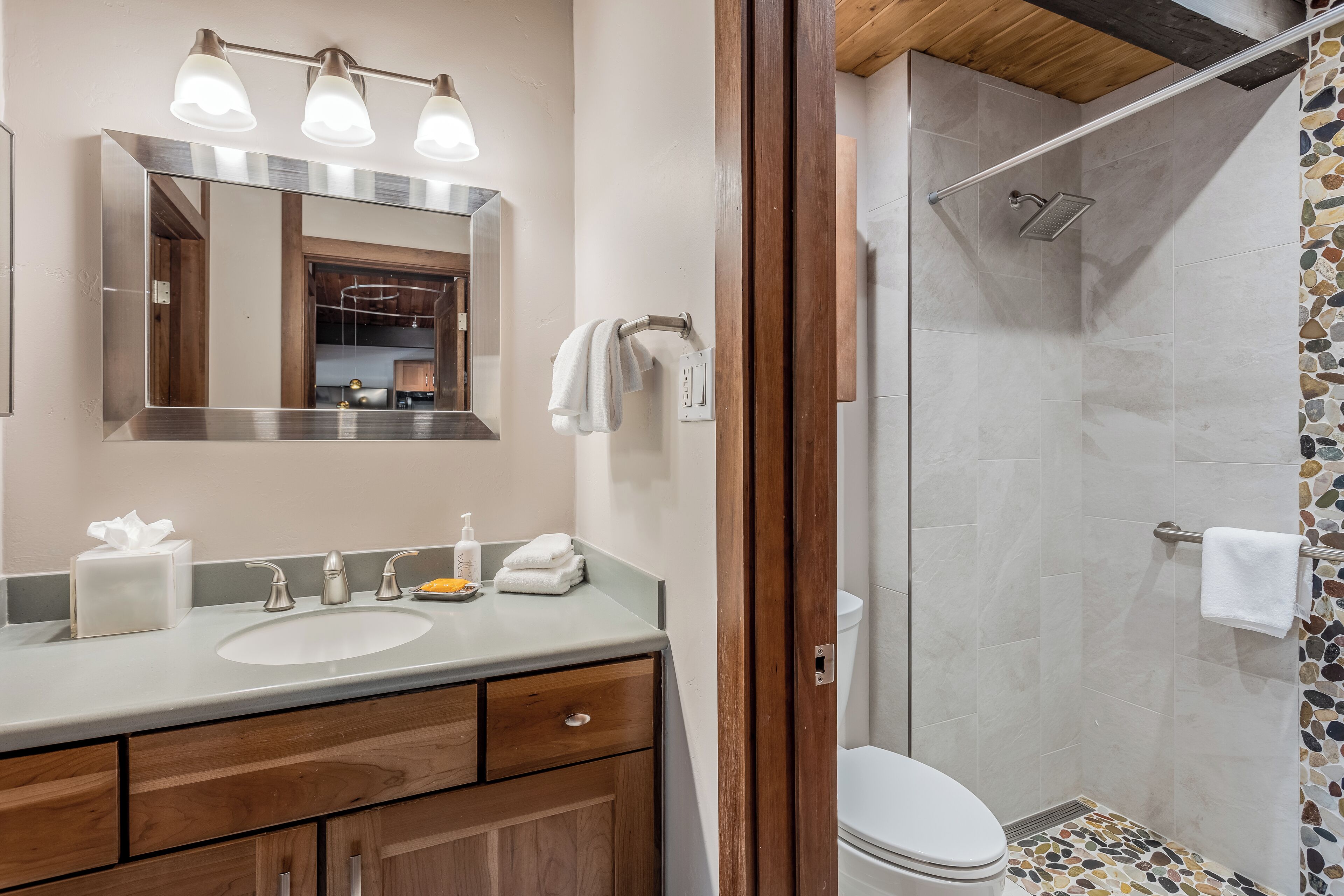 Laurelwood Condominiums Laurelwood Condominiums