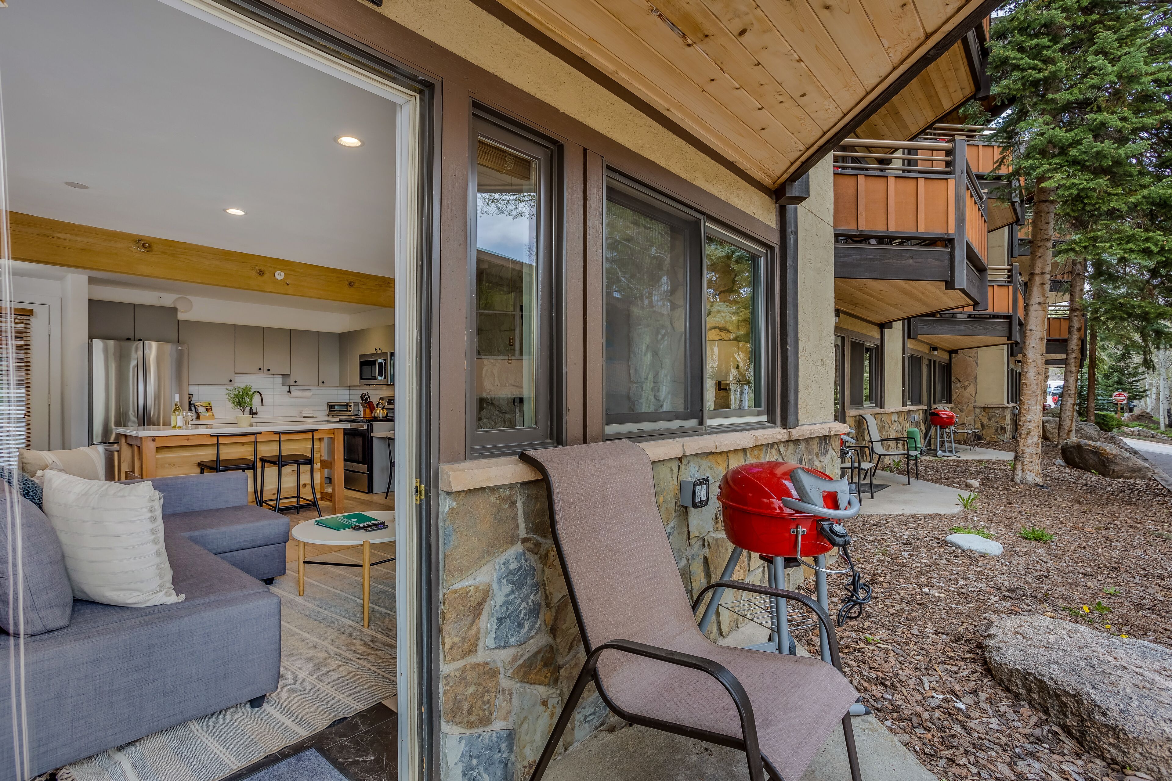 Laurelwood Condominiums Laurelwood Condominiums