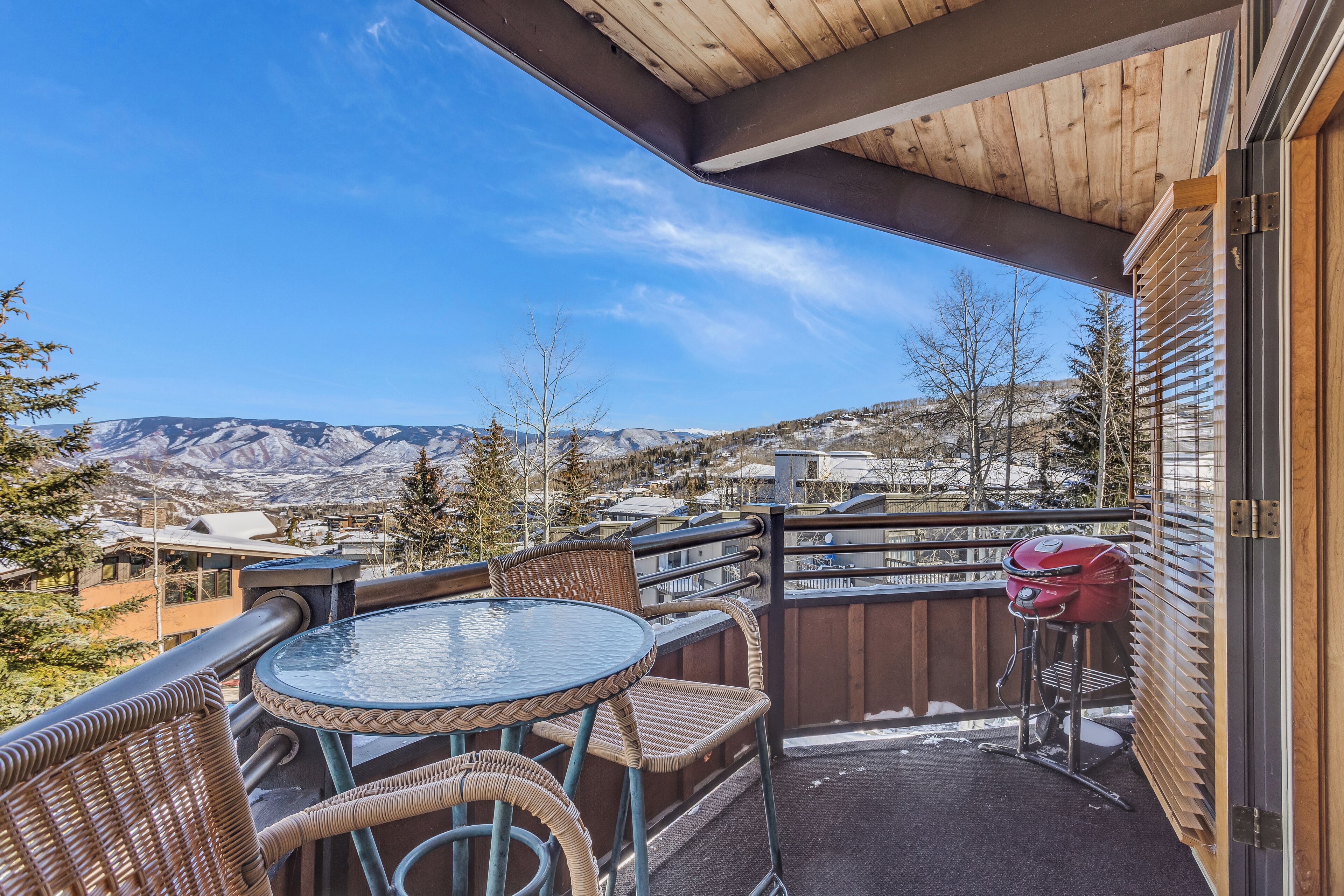 Laurelwood Condominiums Laurelwood Condominiums