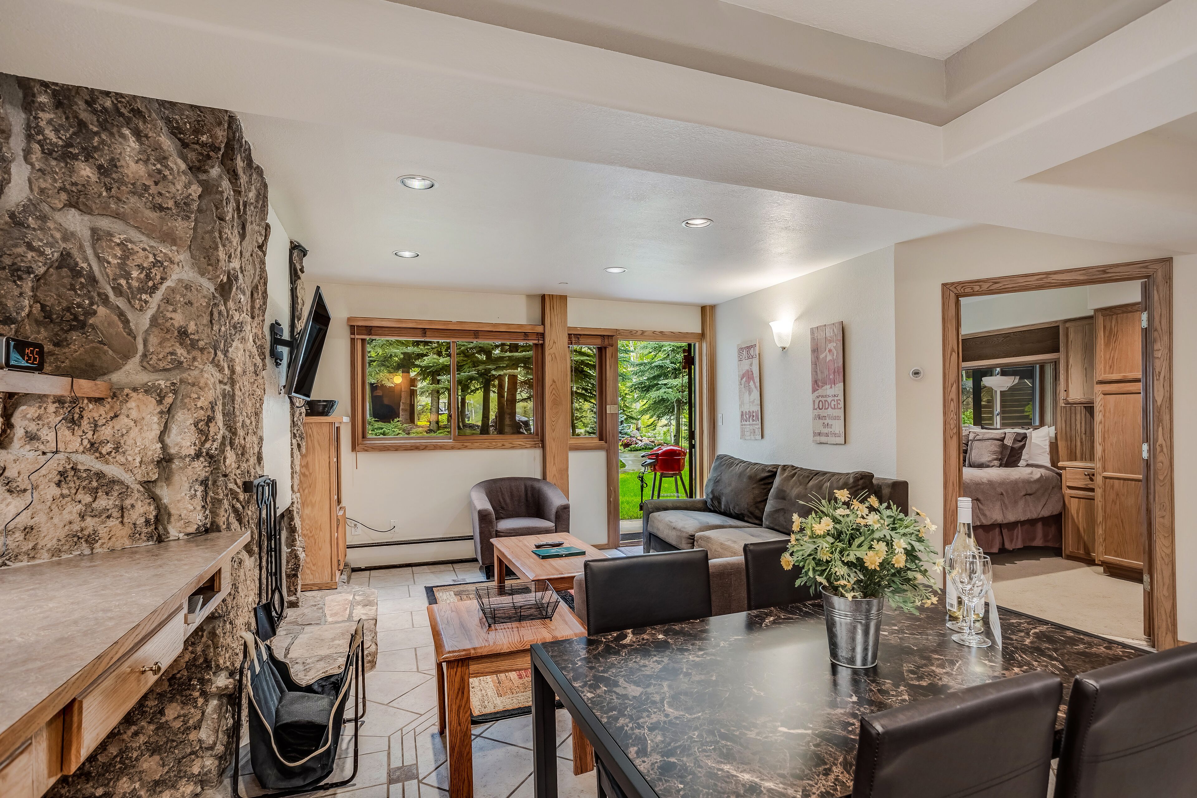Laurelwood Condominiums Laurelwood Condominiums