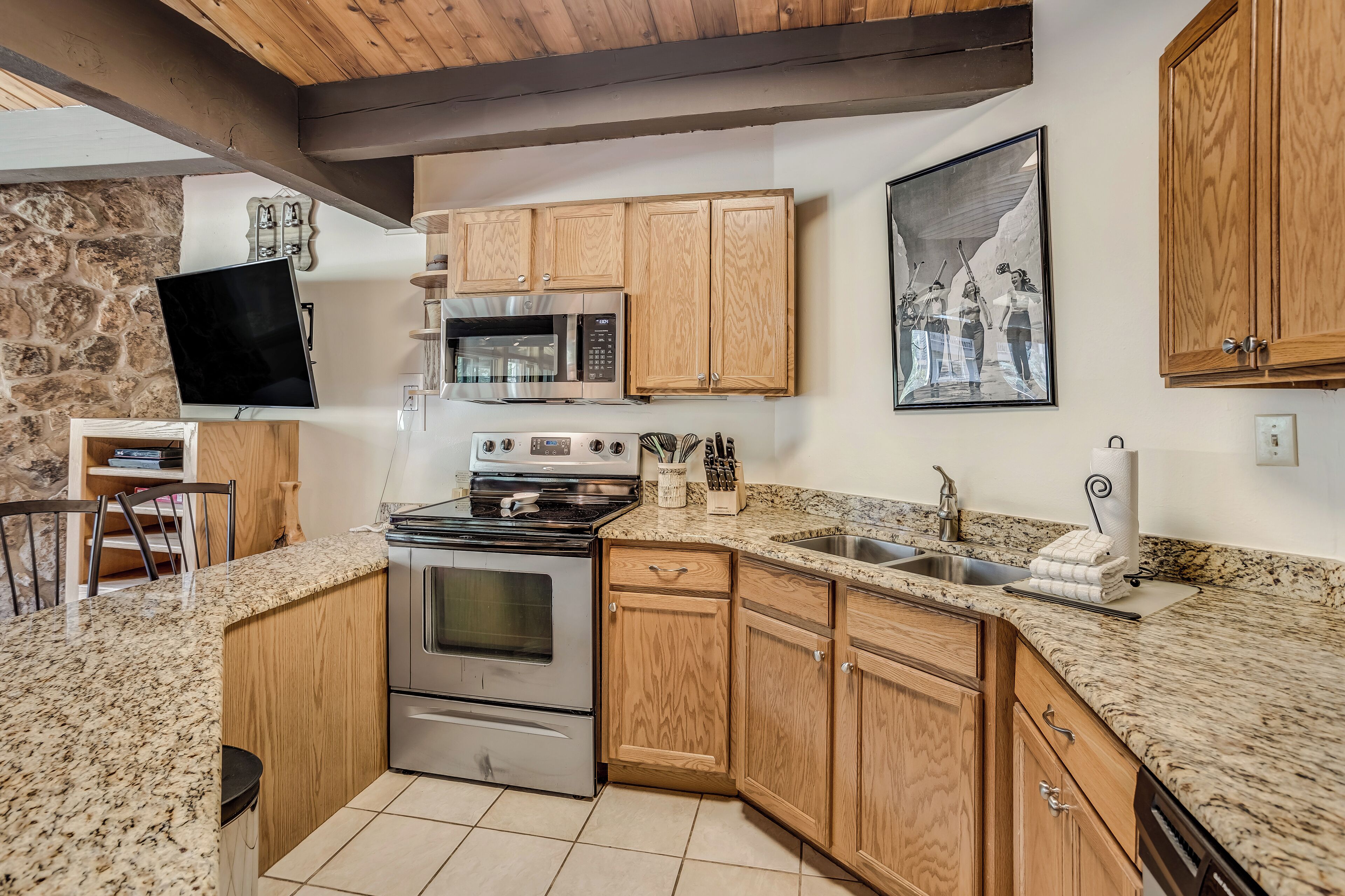 Laurelwood Condominiums Laurelwood Condominiums