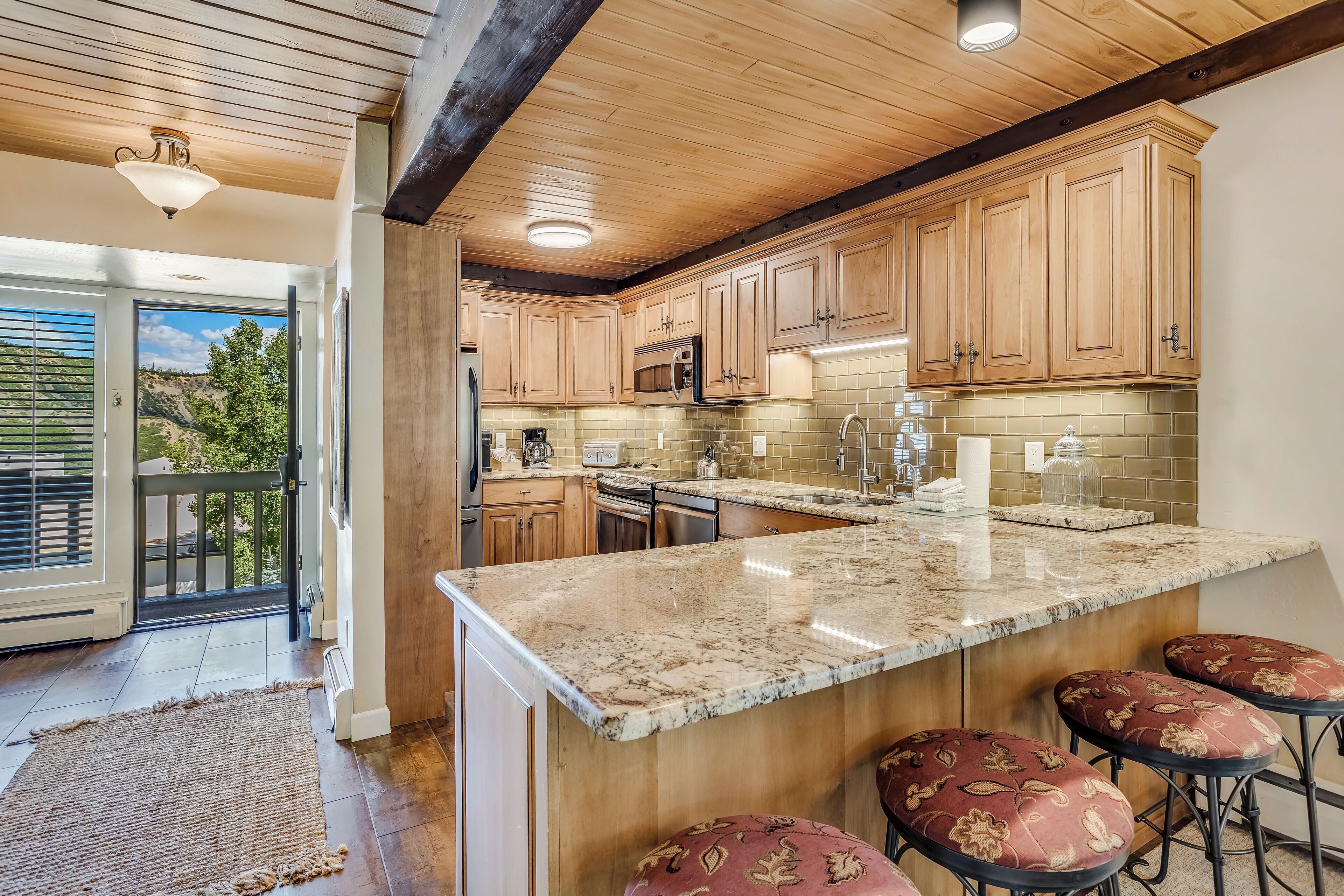 Laurelwood Condominiums Laurelwood Condominiums