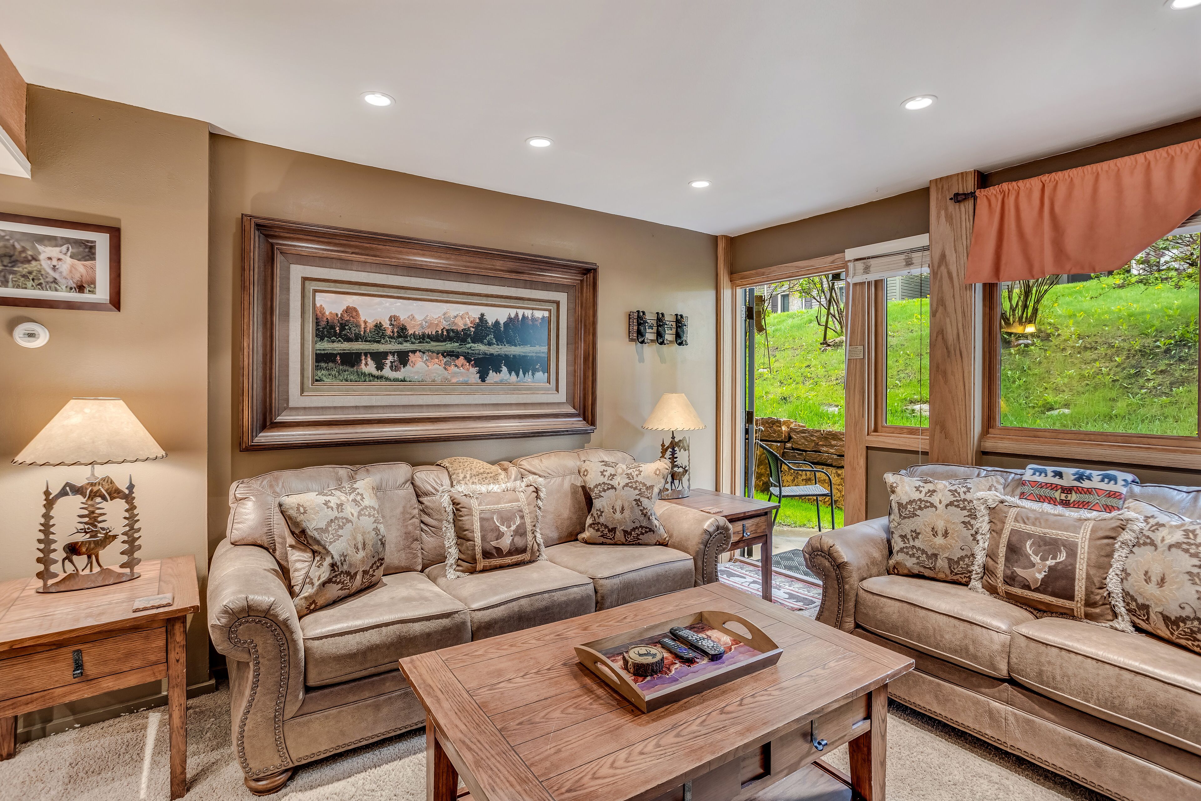 Laurelwood Condominiums Laurelwood Condominiums