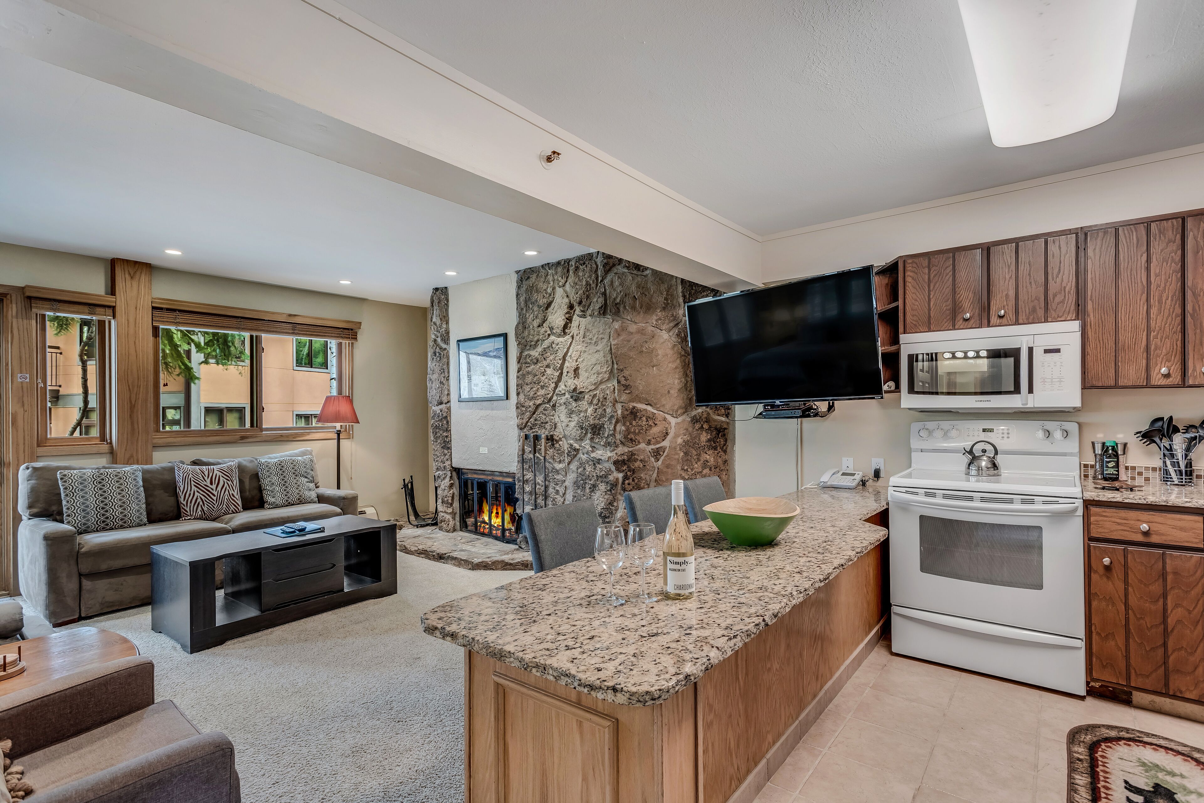 Laurelwood Condominiums Laurelwood Condominiums