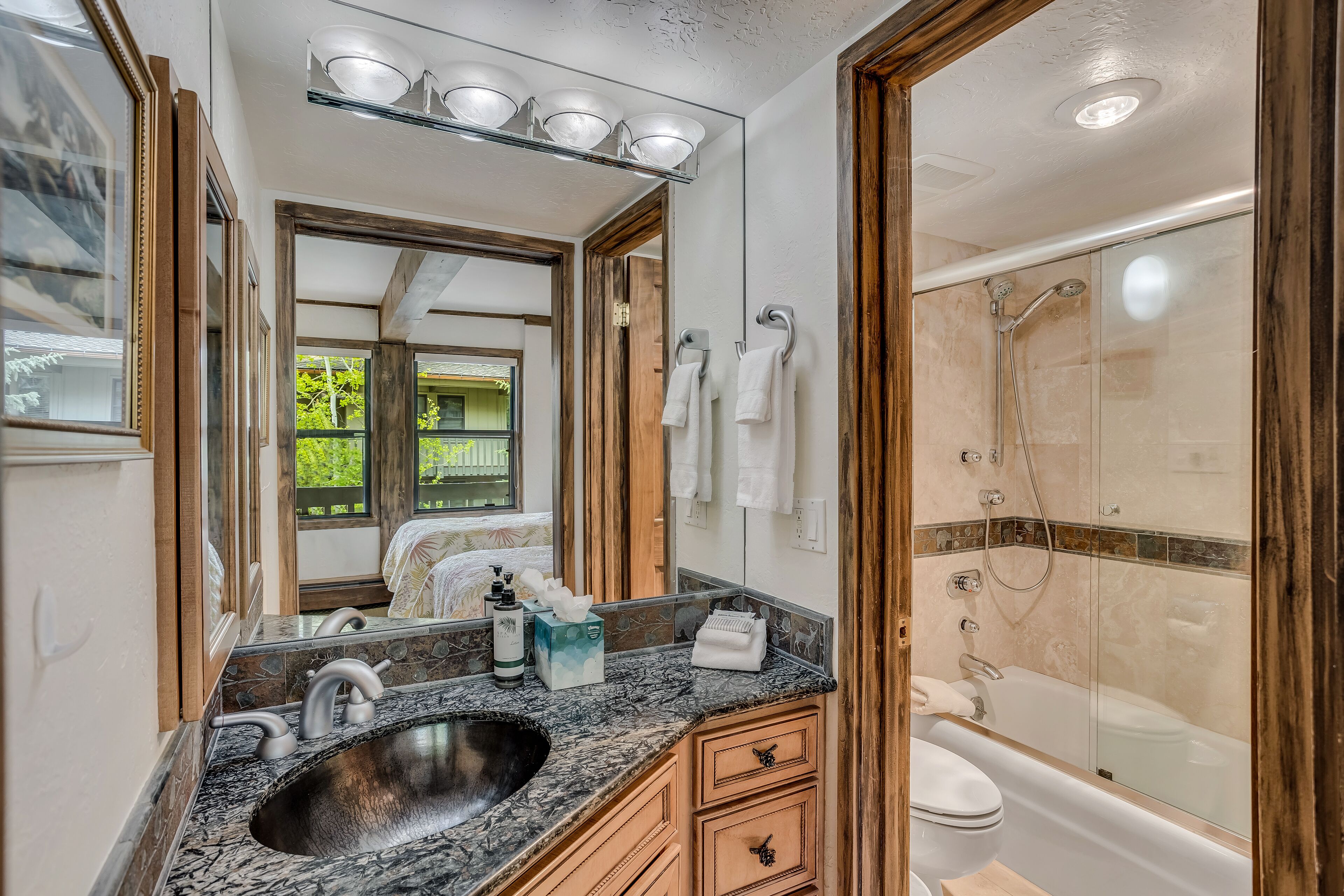 Laurelwood Condominiums Laurelwood Condominiums
