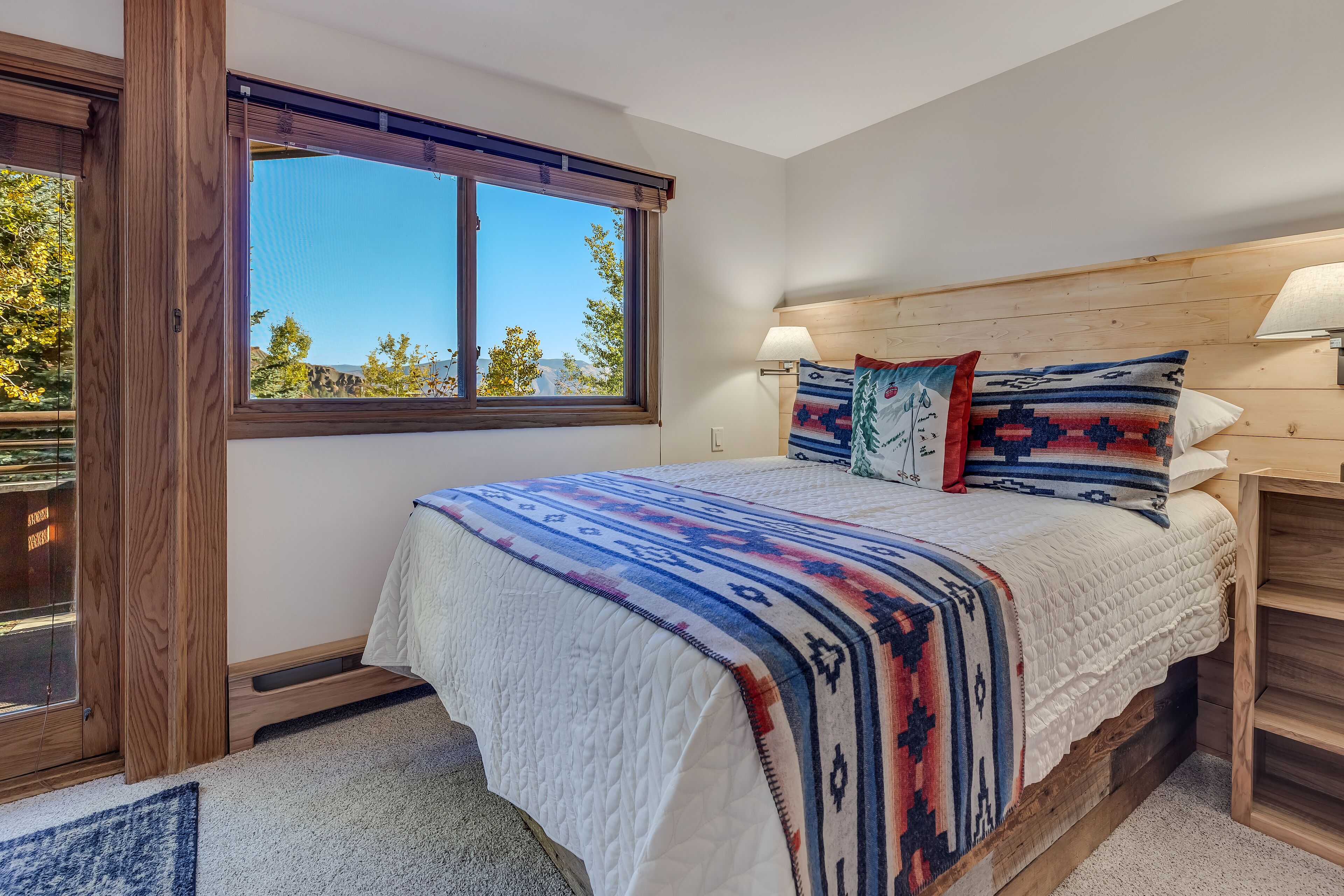 Laurelwood Condominiums Laurelwood Condominiums