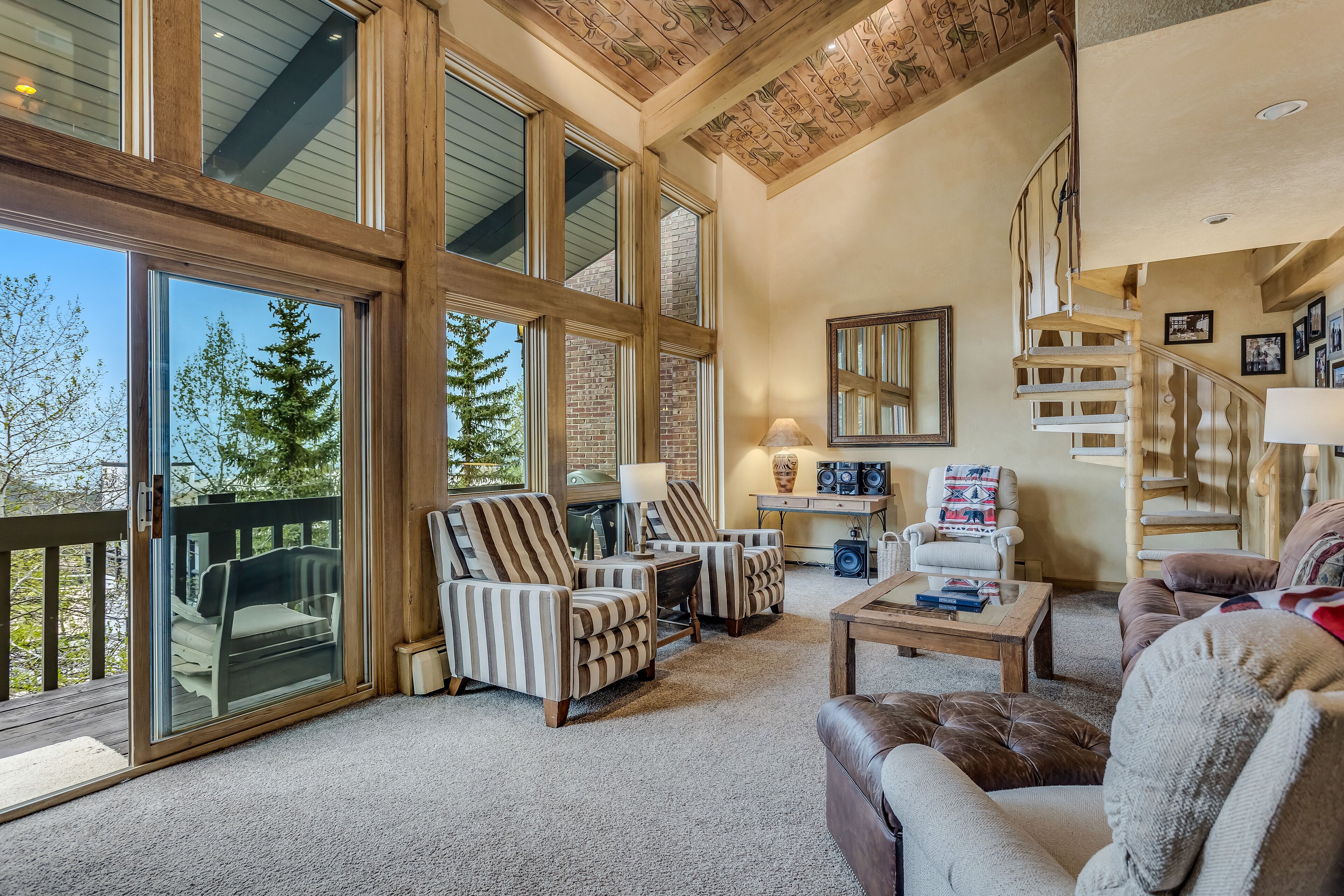 Laurelwood Condominiums Laurelwood Condominiums