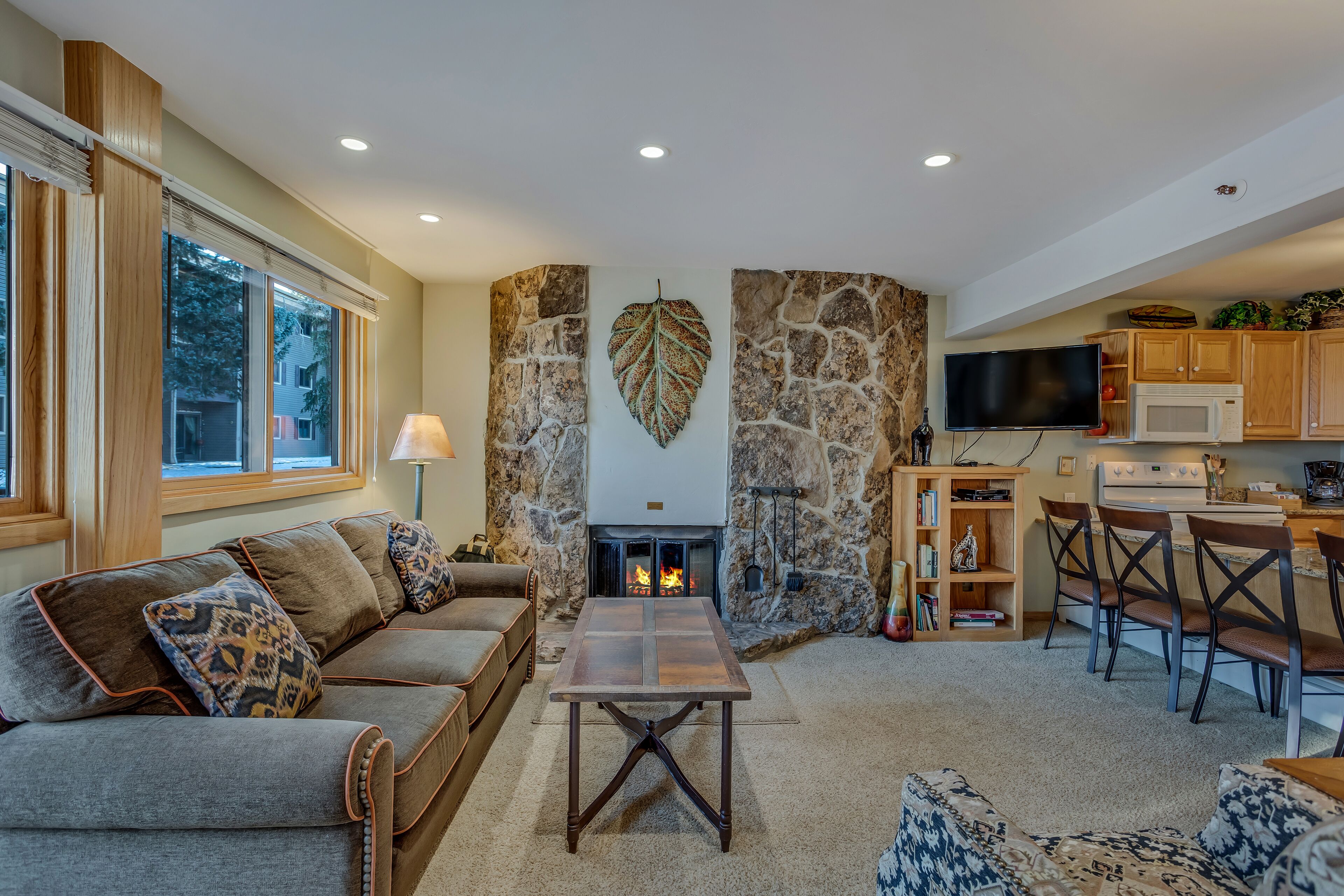 Laurelwood Condominiums Laurelwood Condominiums