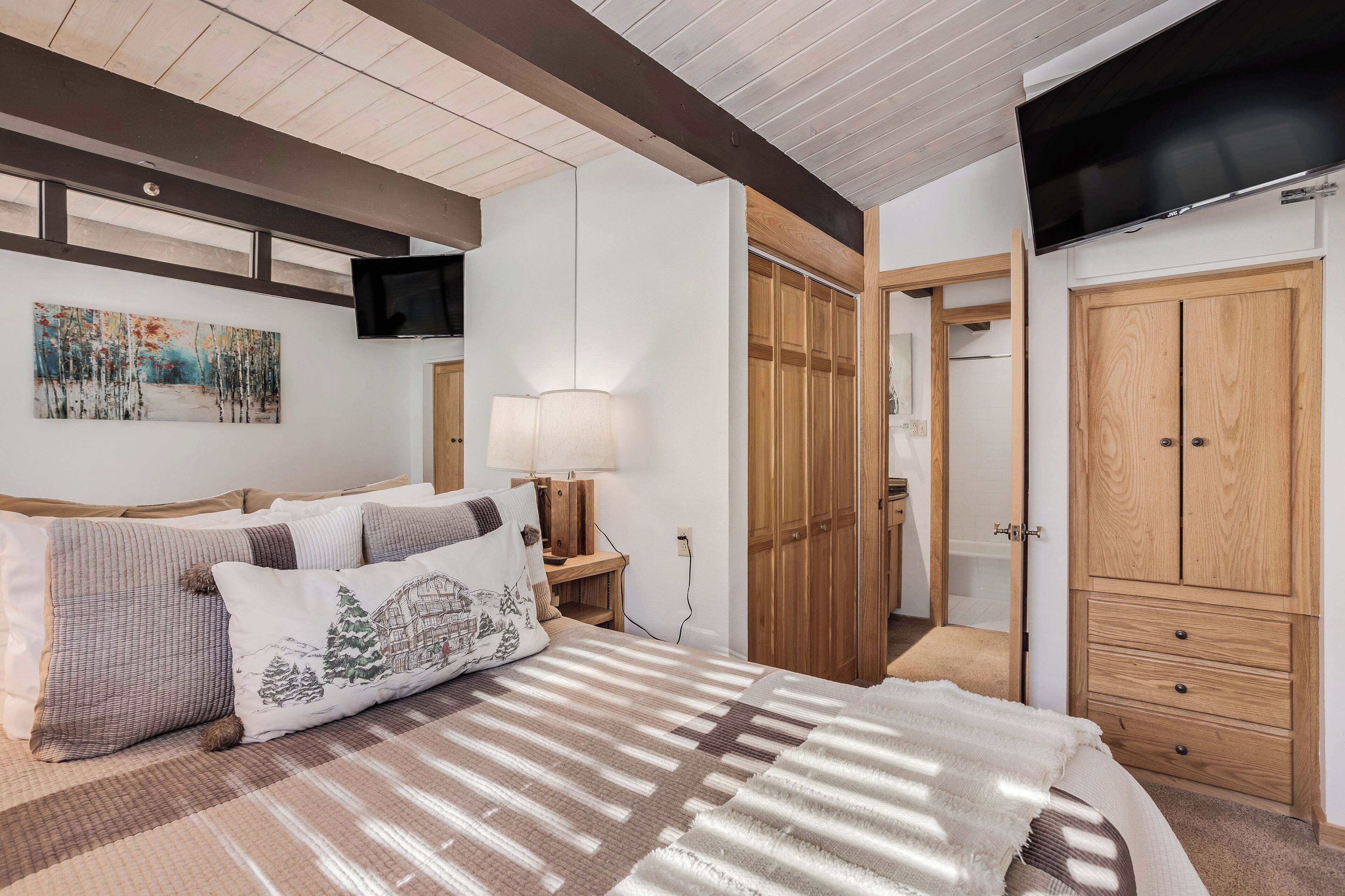 Laurelwood Condominiums Laurelwood Condominiums