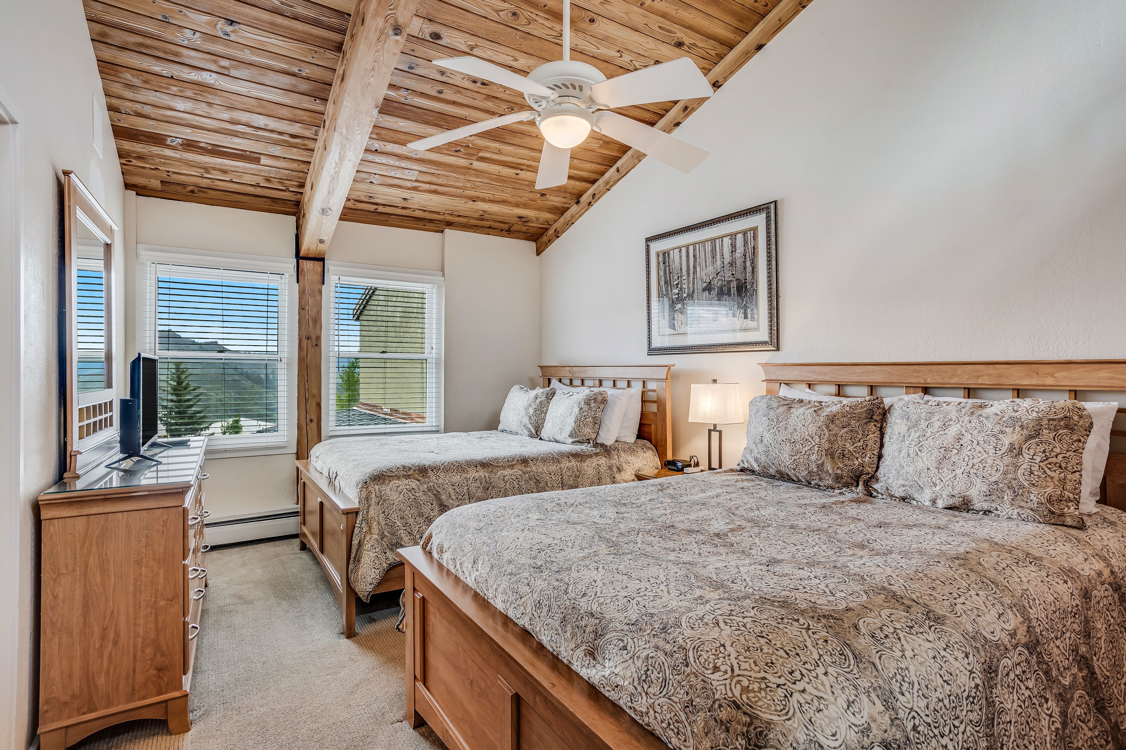 Laurelwood Condominiums Laurelwood Condominiums