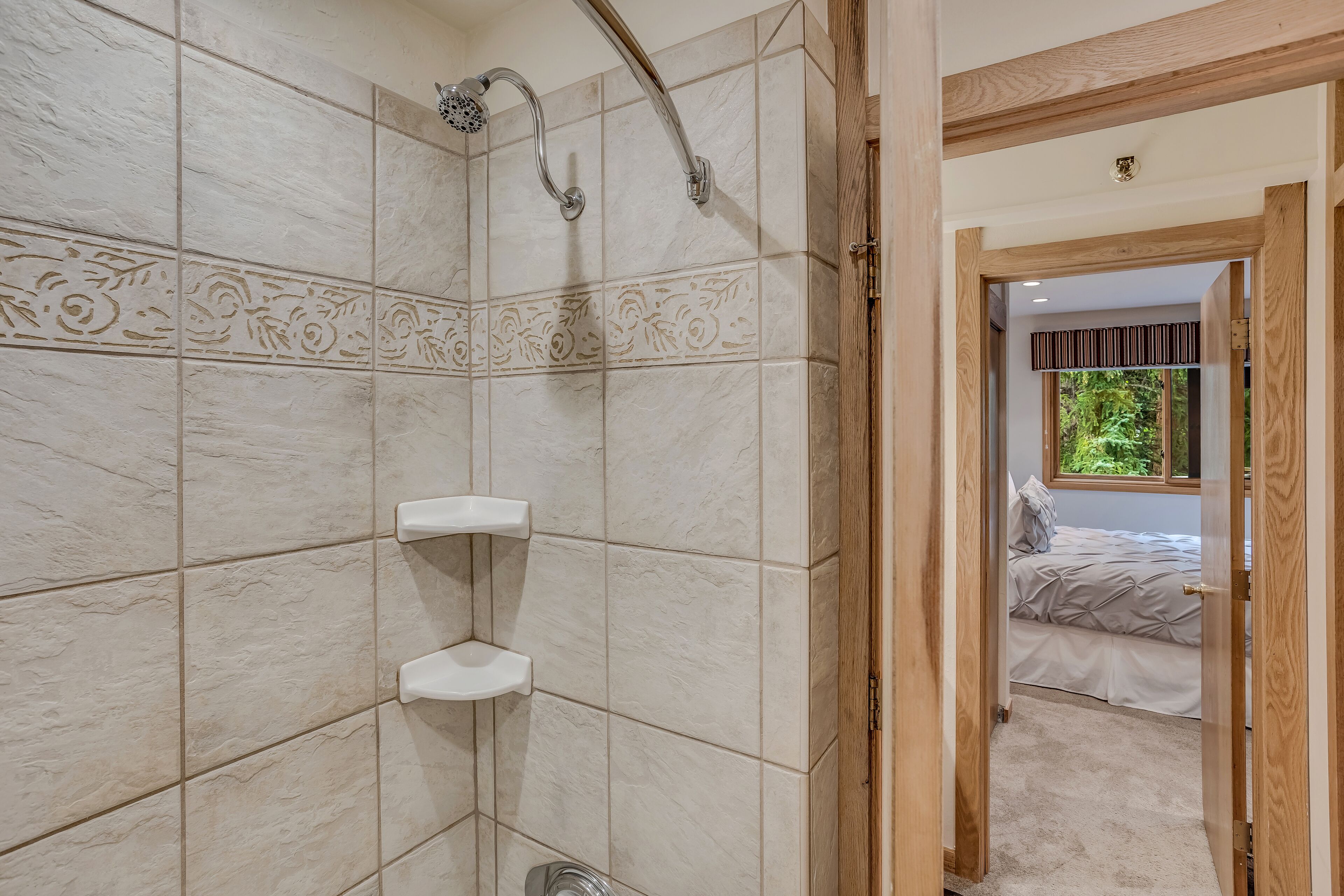 Laurelwood Condominiums Laurelwood Condominiums