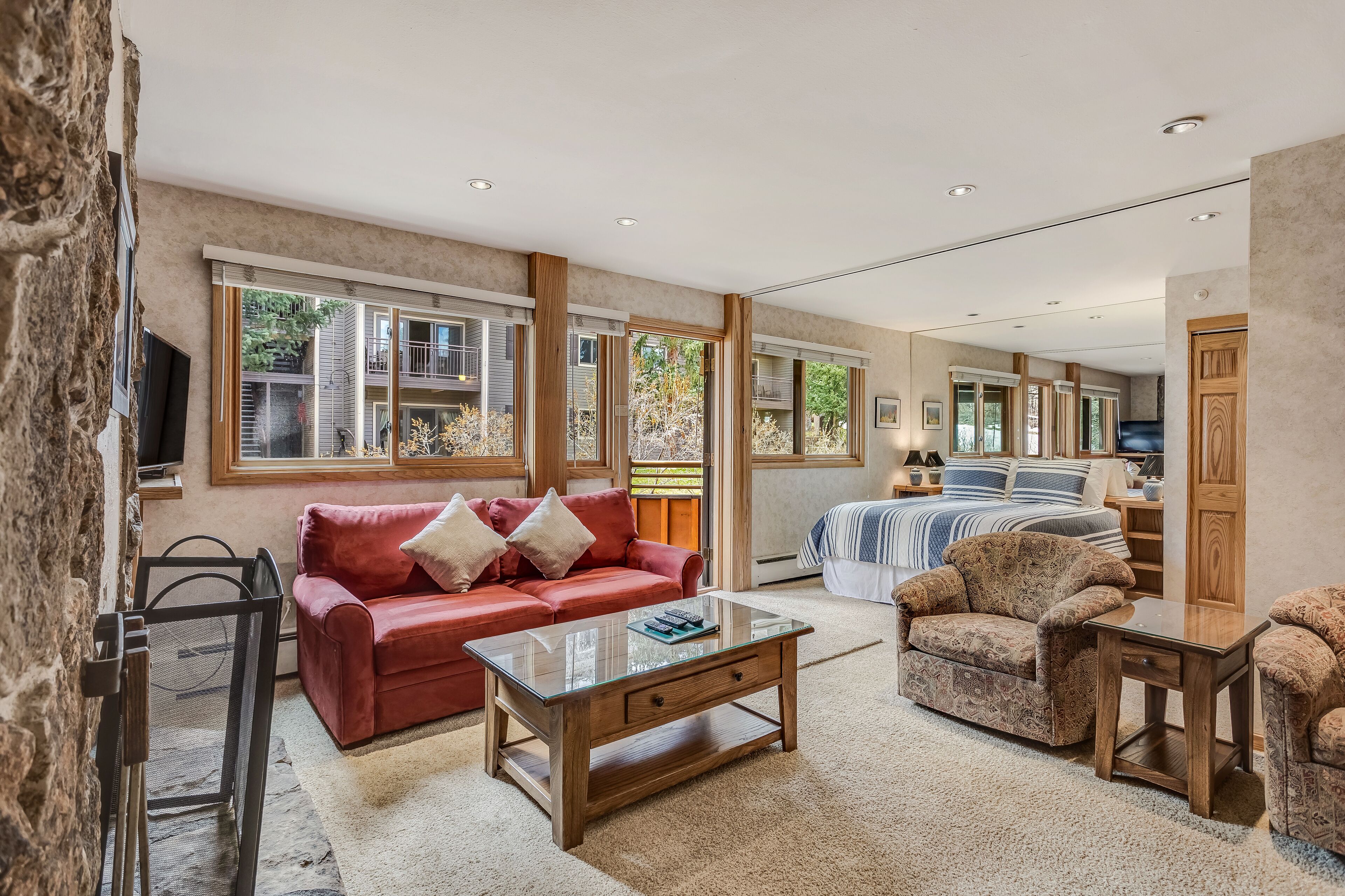 Laurelwood Condominiums Laurelwood Condominiums