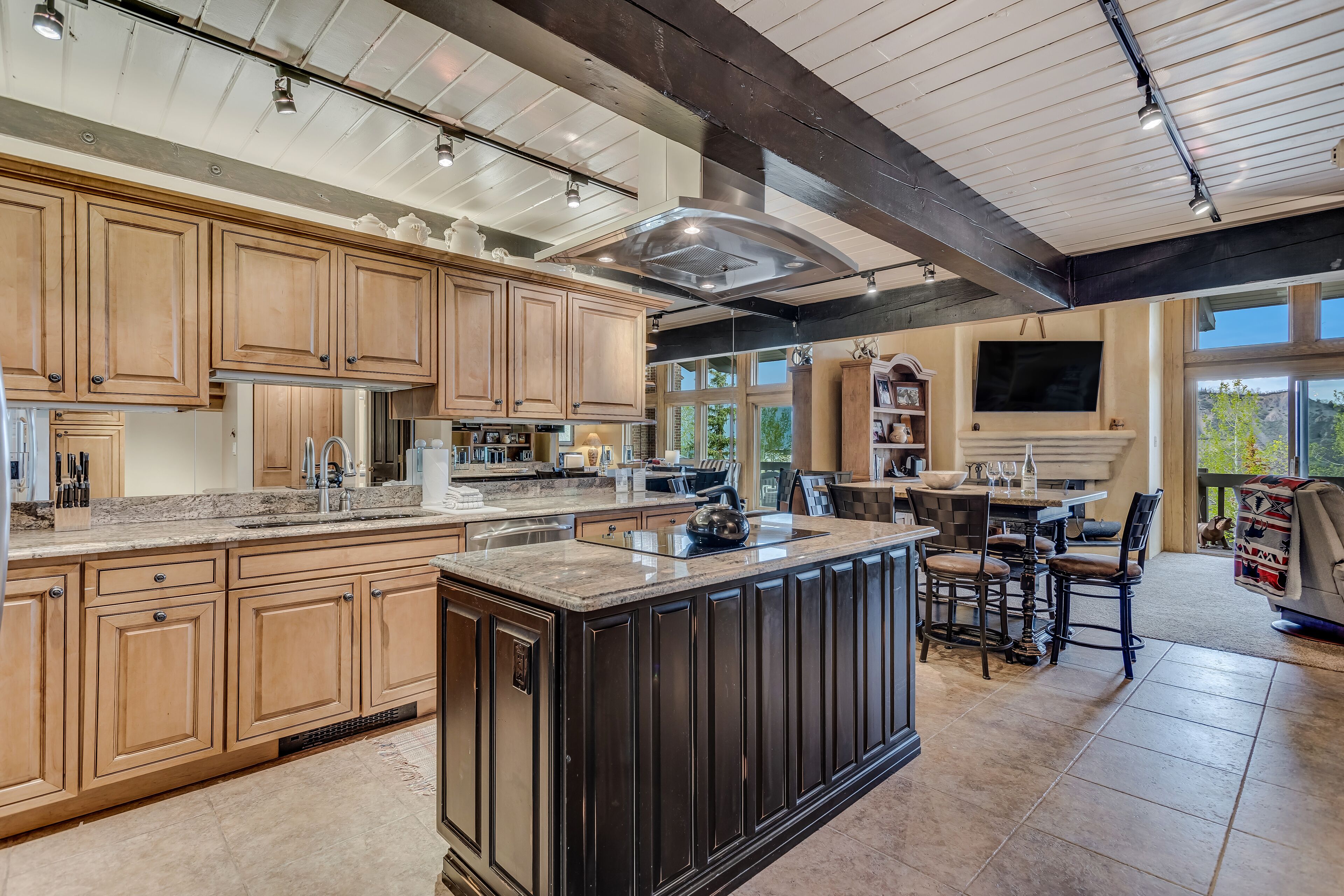 Laurelwood Condominiums Laurelwood Condominiums