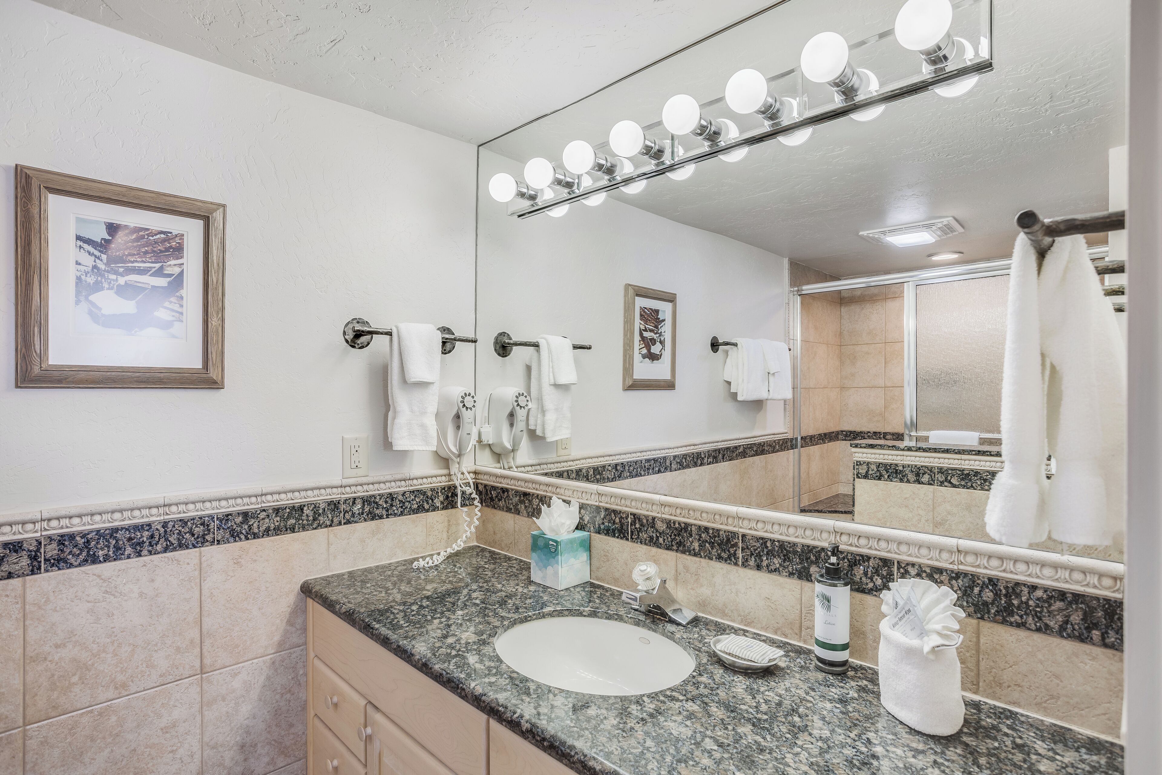Laurelwood Condominiums Laurelwood Condominiums
