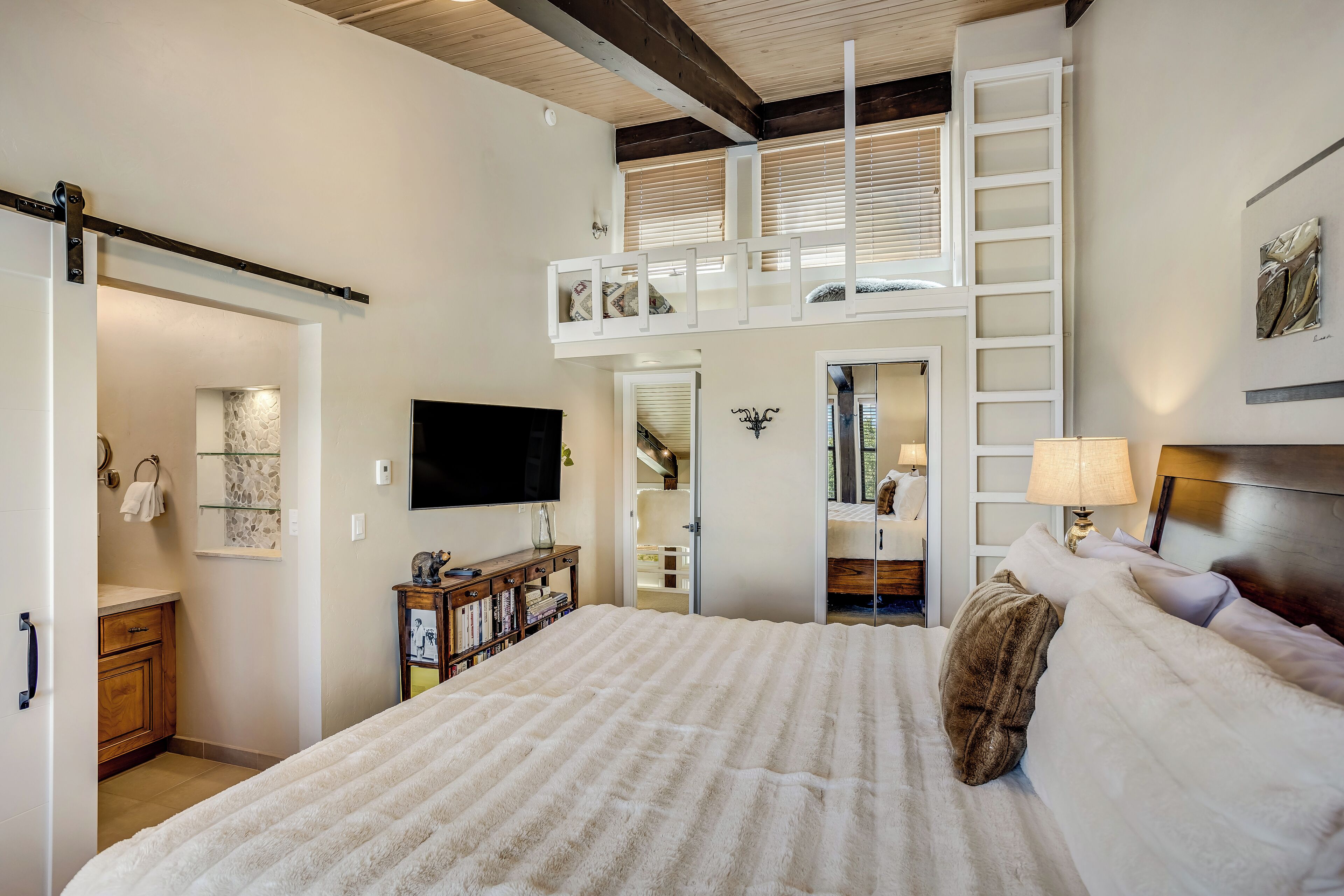 Laurelwood Condominiums Laurelwood Condominiums