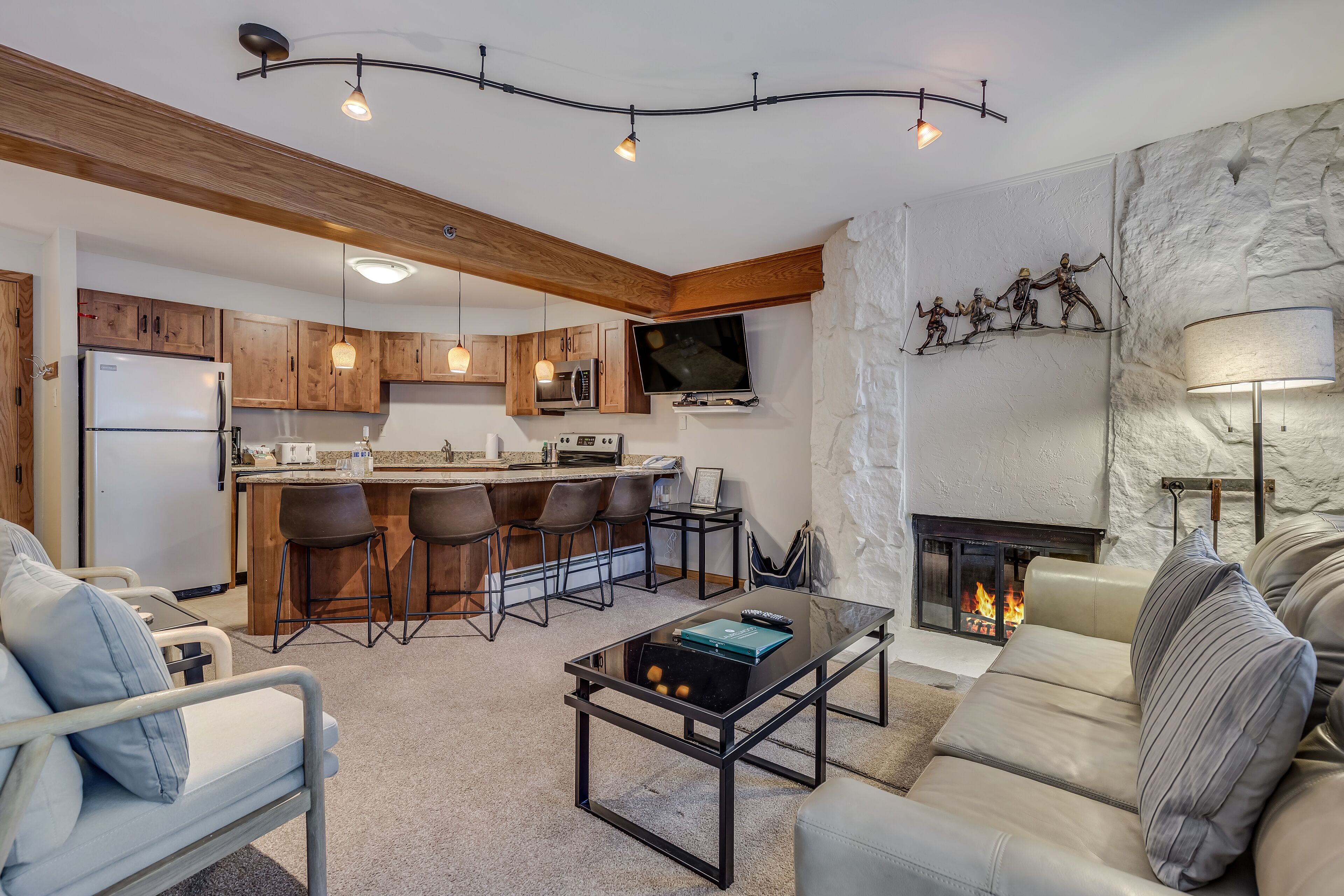 Laurelwood Condominiums Laurelwood Condominiums