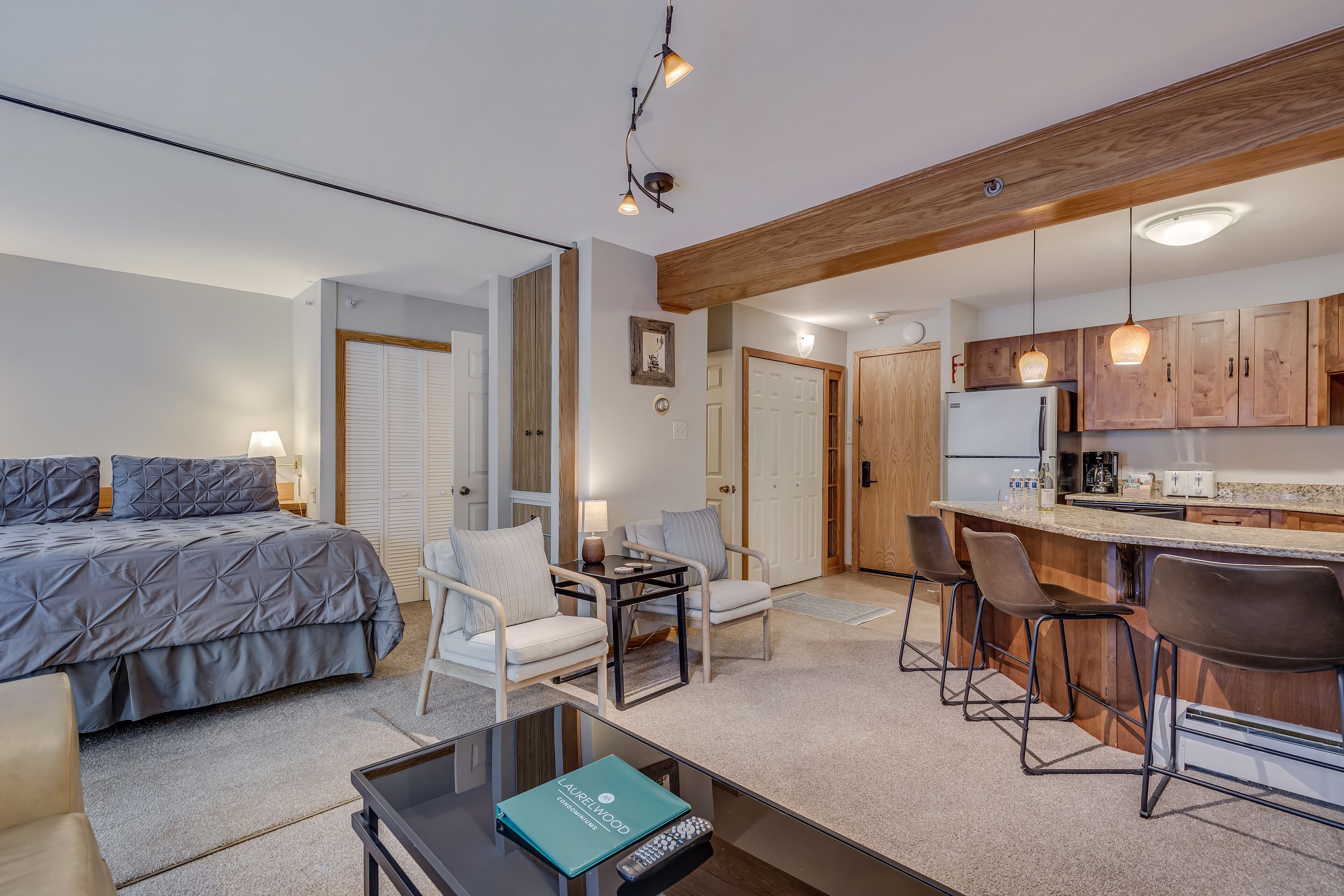 Laurelwood Condominiums Laurelwood Condominiums