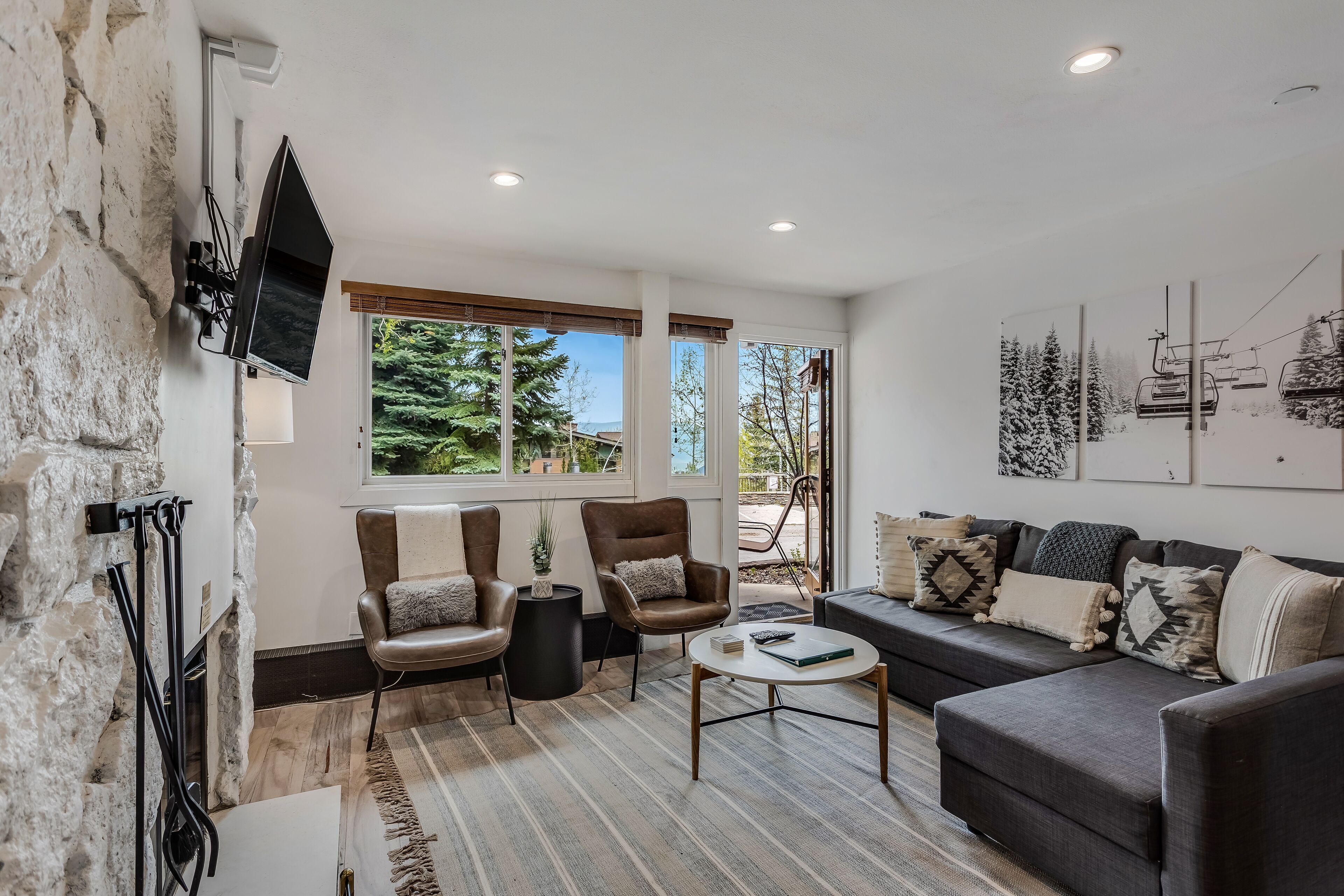 Laurelwood Condominiums Laurelwood Condominiums
