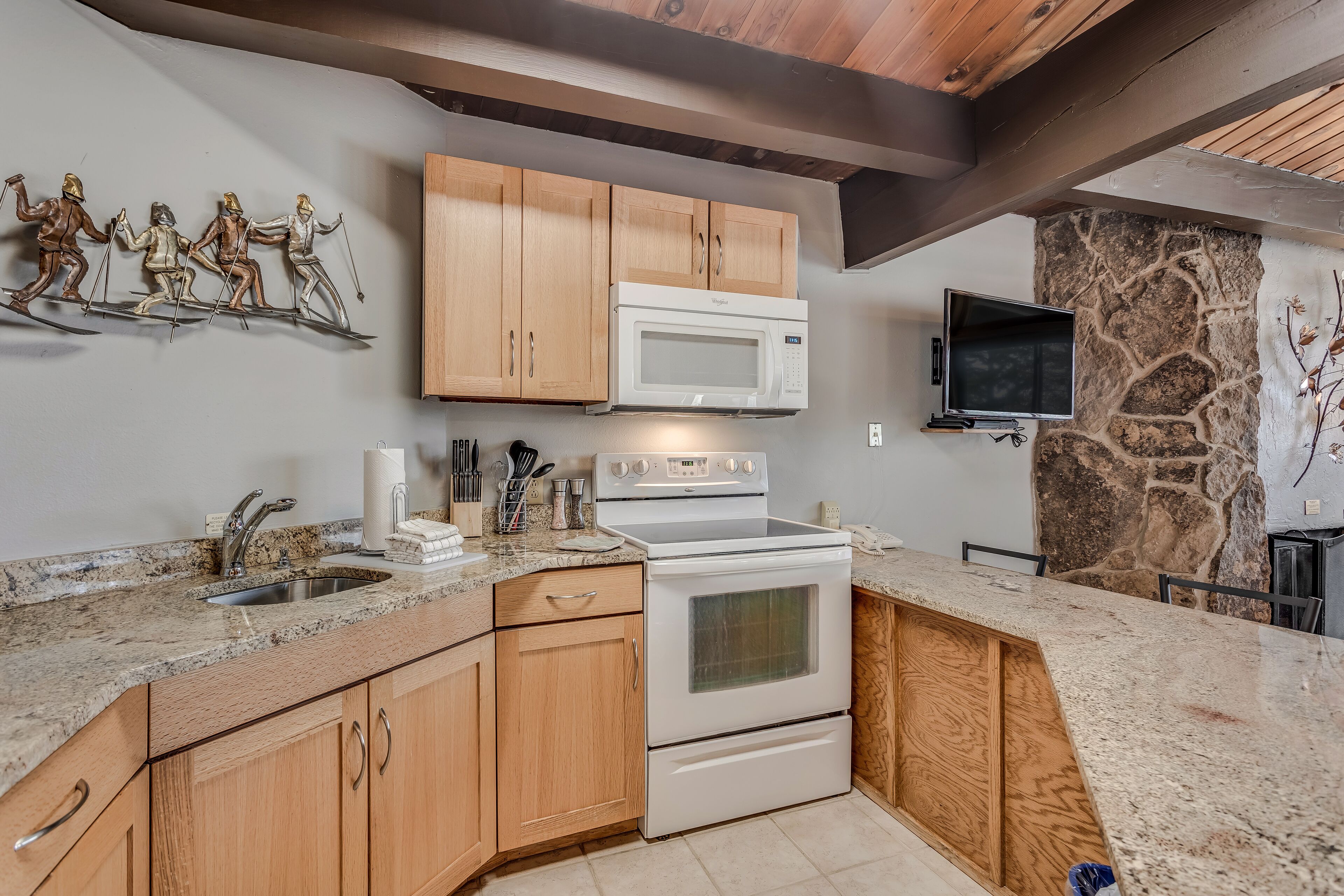 Laurelwood Condominiums Laurelwood Condominiums