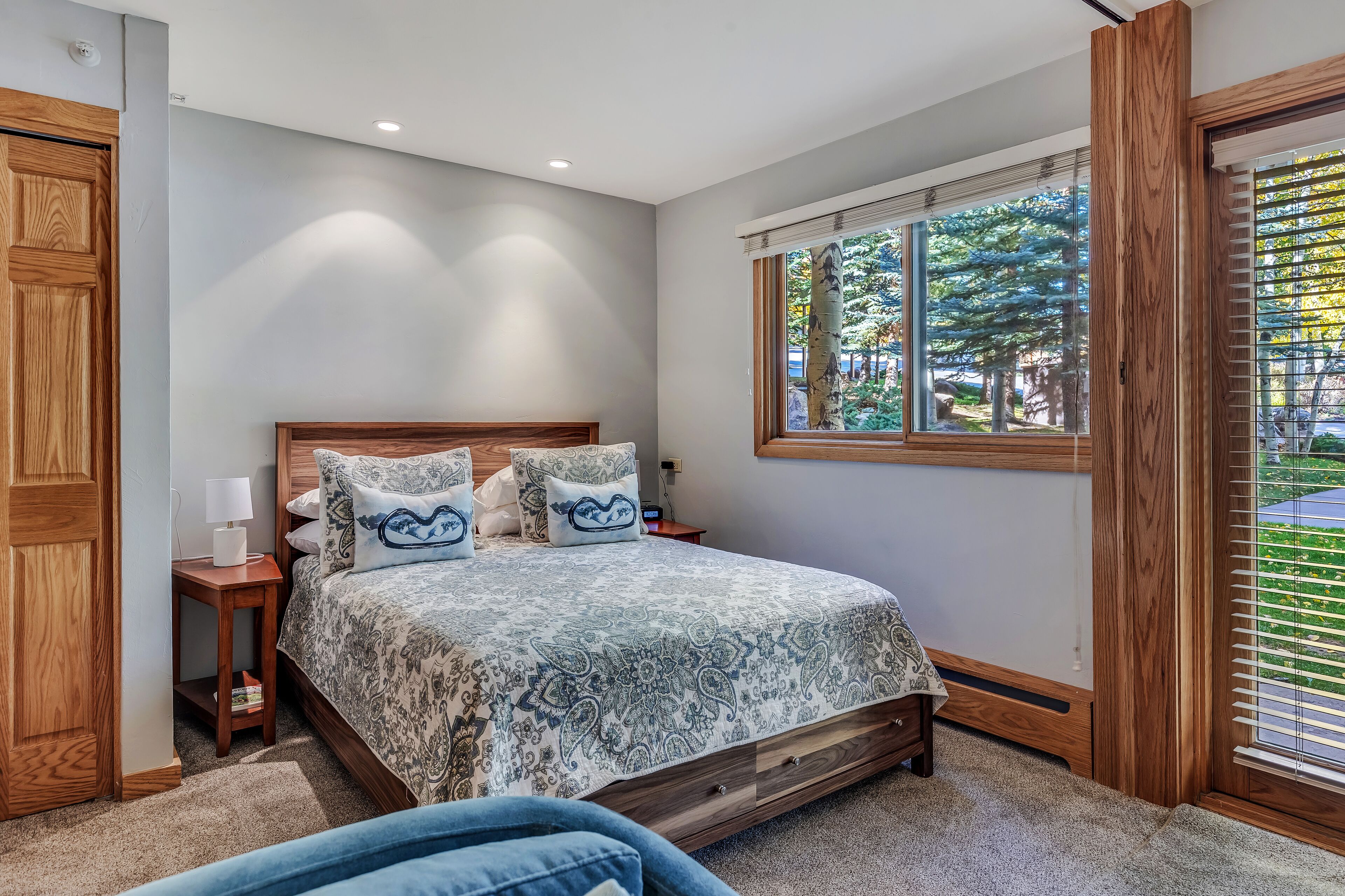 Laurelwood Condominiums Laurelwood Condominiums