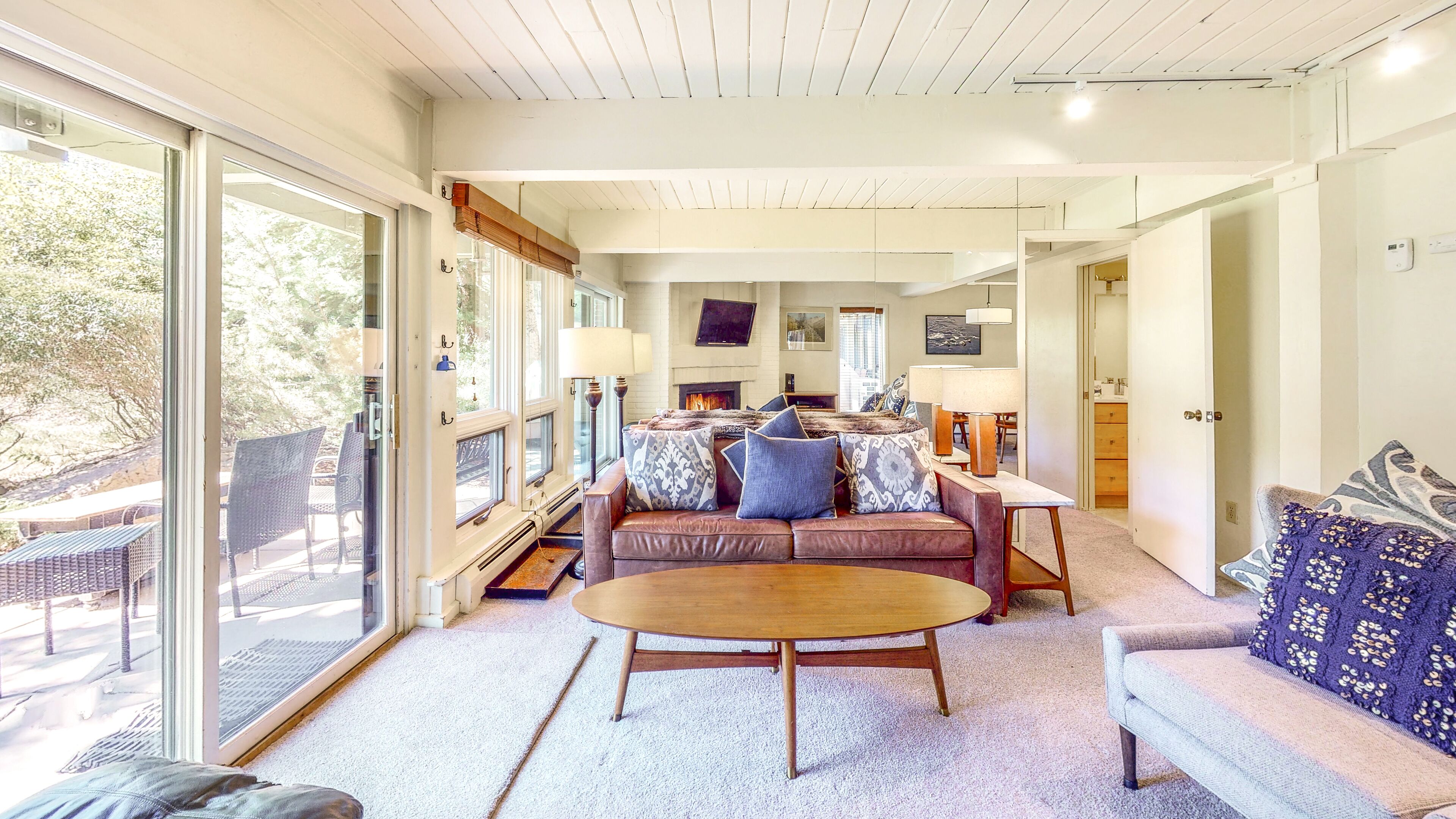 Laurelwood Condominiums Laurelwood Condominiums