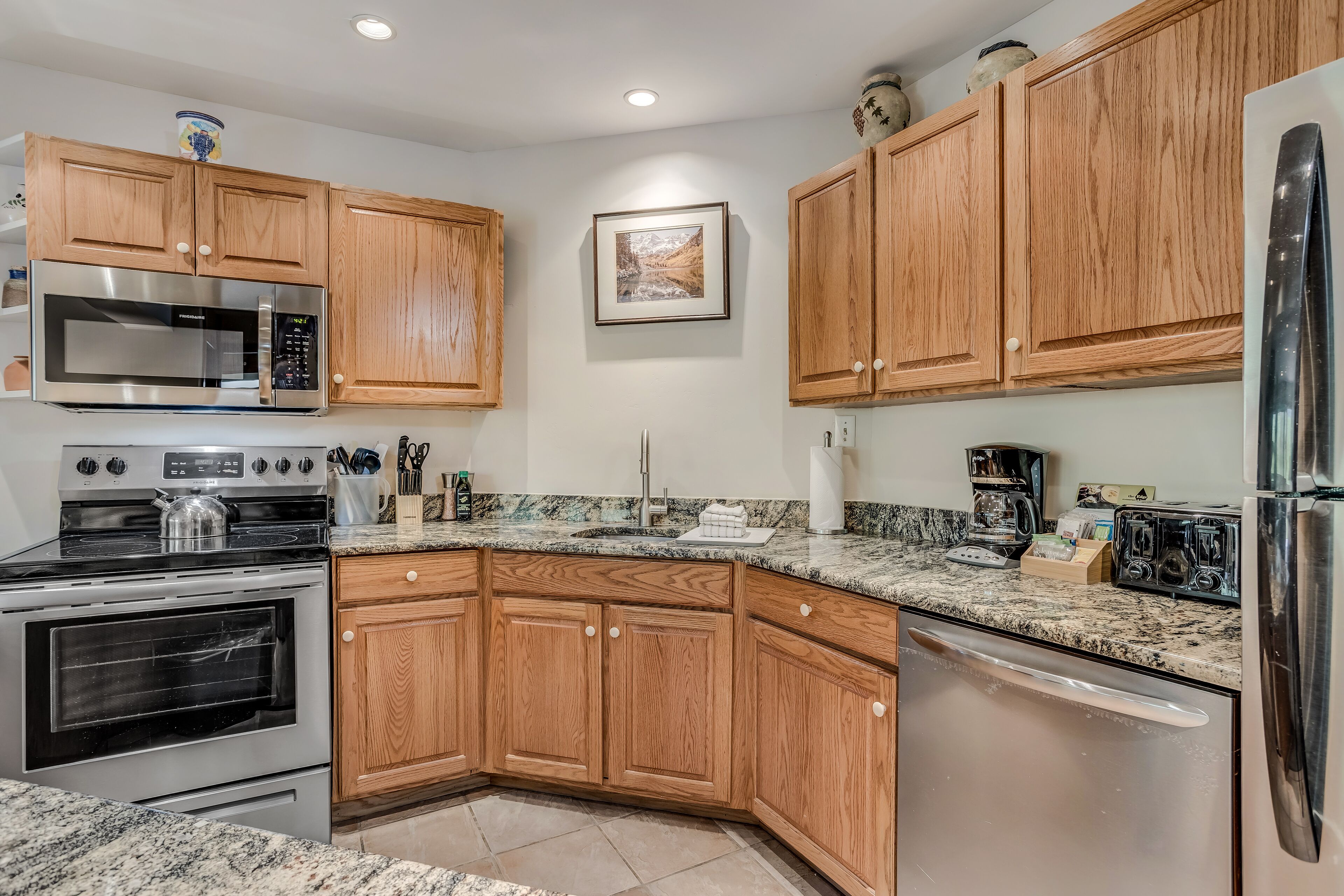 Laurelwood Condominiums Laurelwood Condominiums